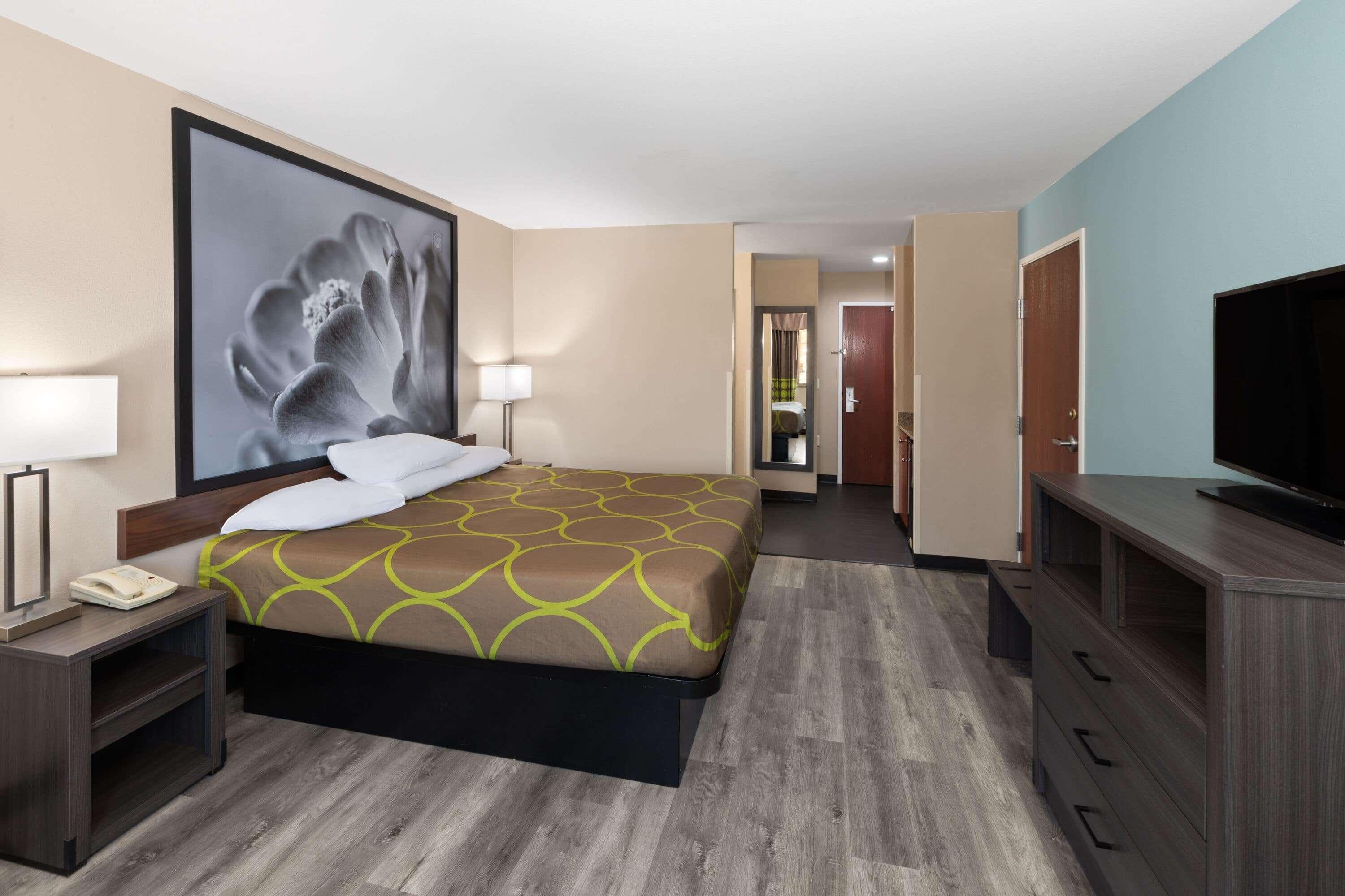 Room King Bed Non Smoking