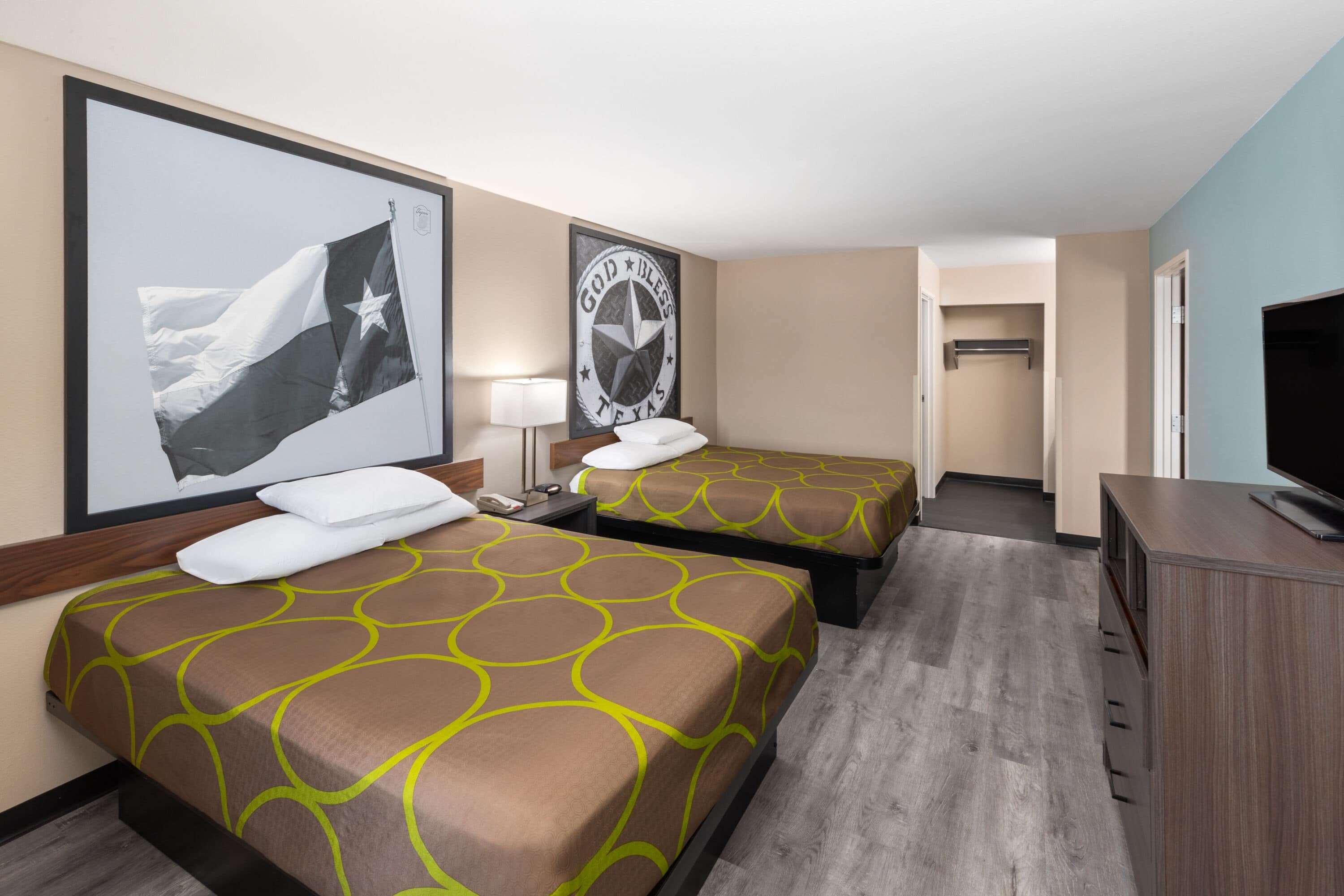 Suite Two Queen Beds