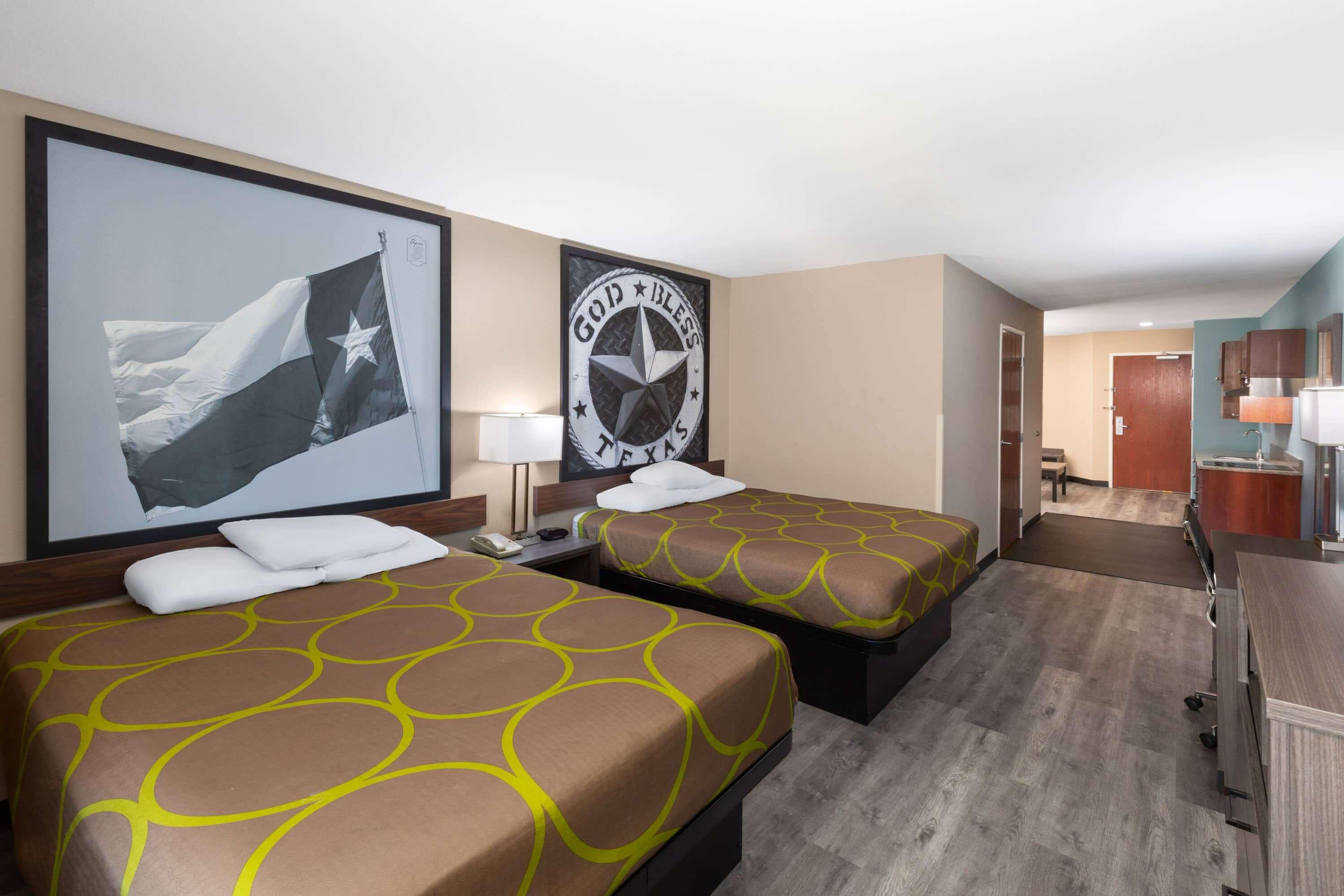 Suite Two Queen Beds