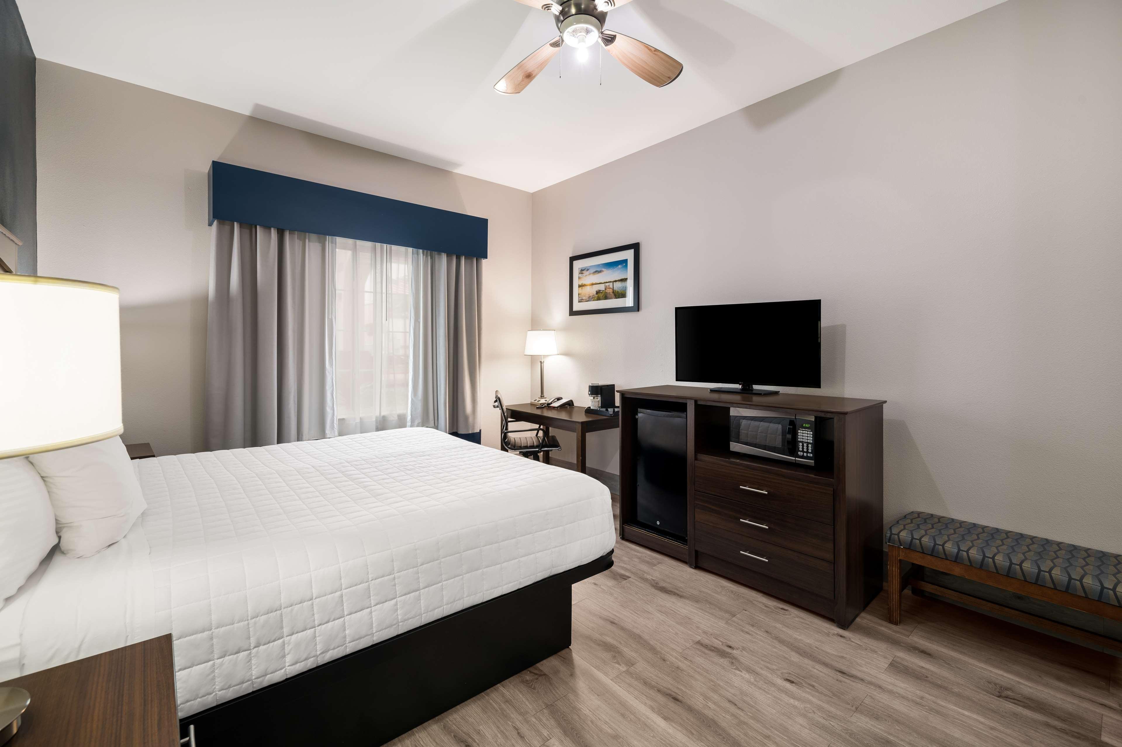 Room King Bed Non Smoking