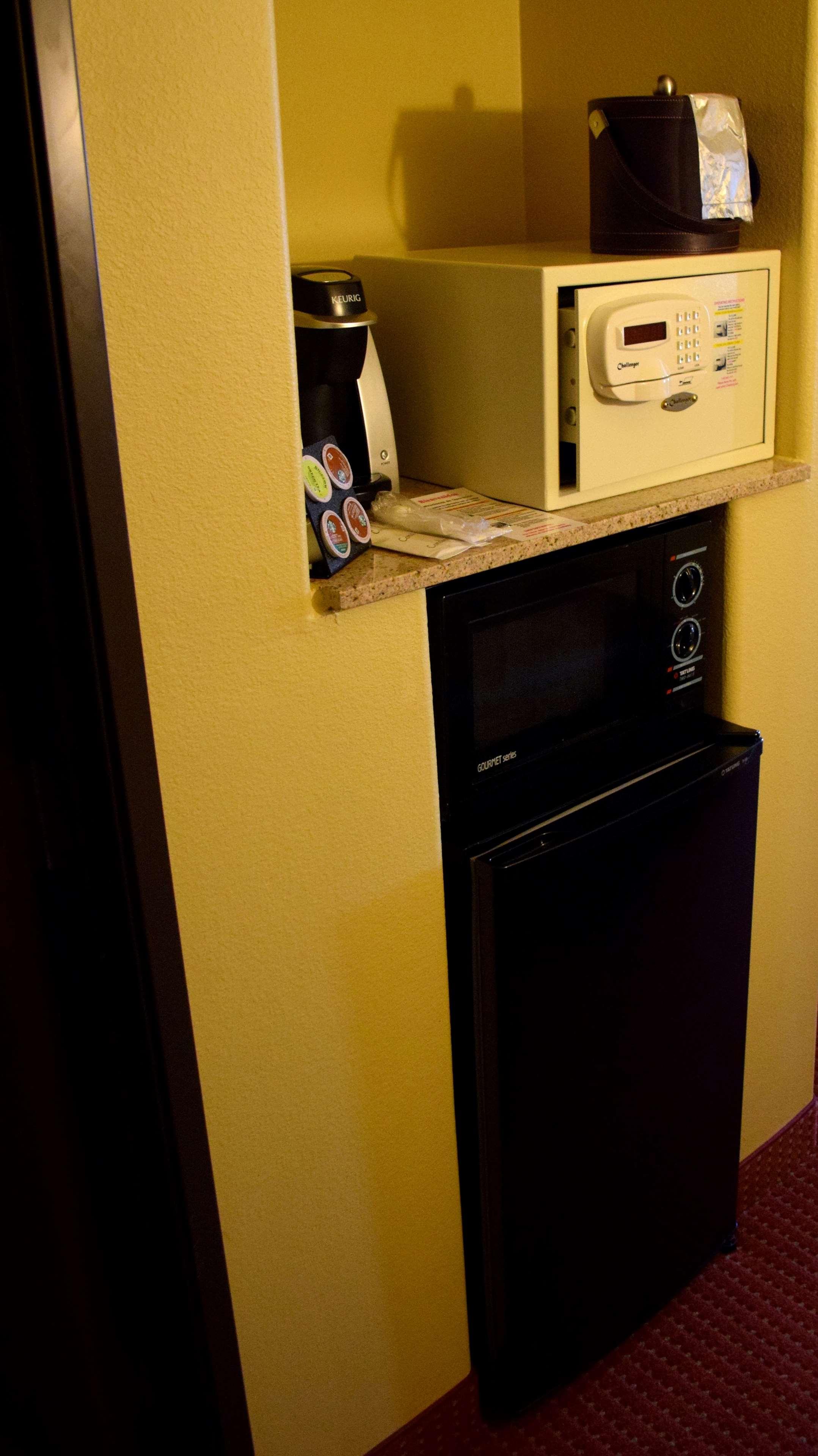 Room King Bed Non Smoking