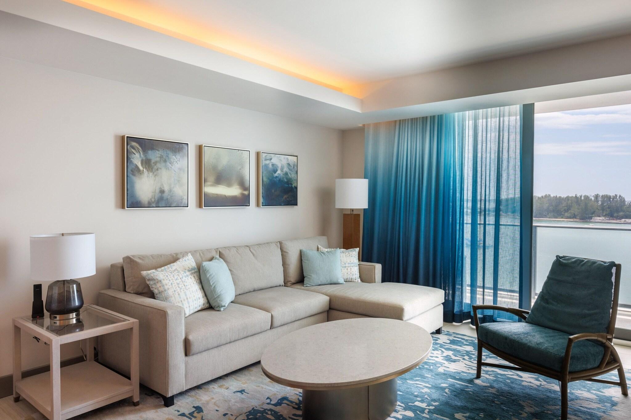 Suite with Balcony with Views