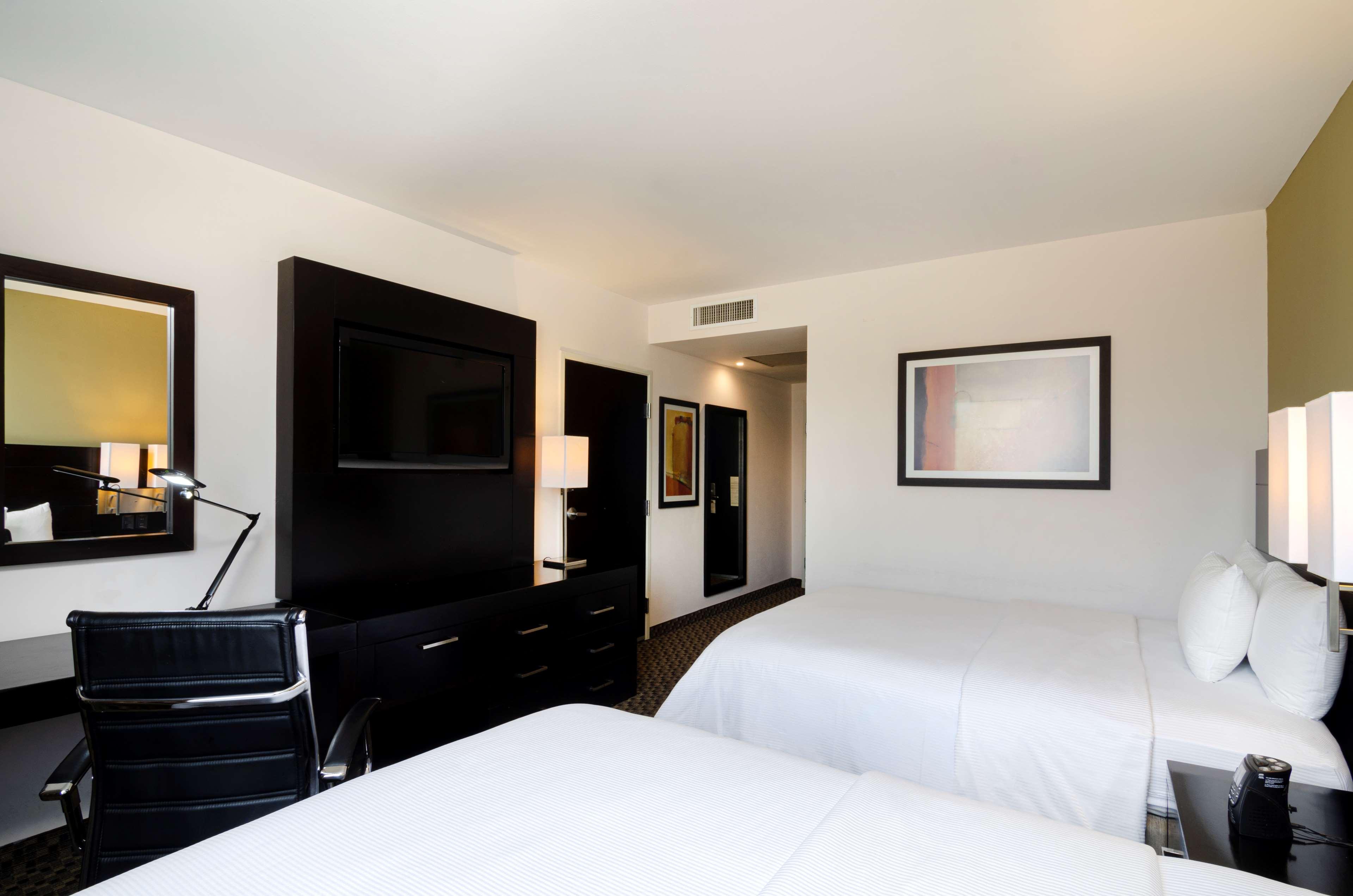 Double Two Queen Beds Non Smoking