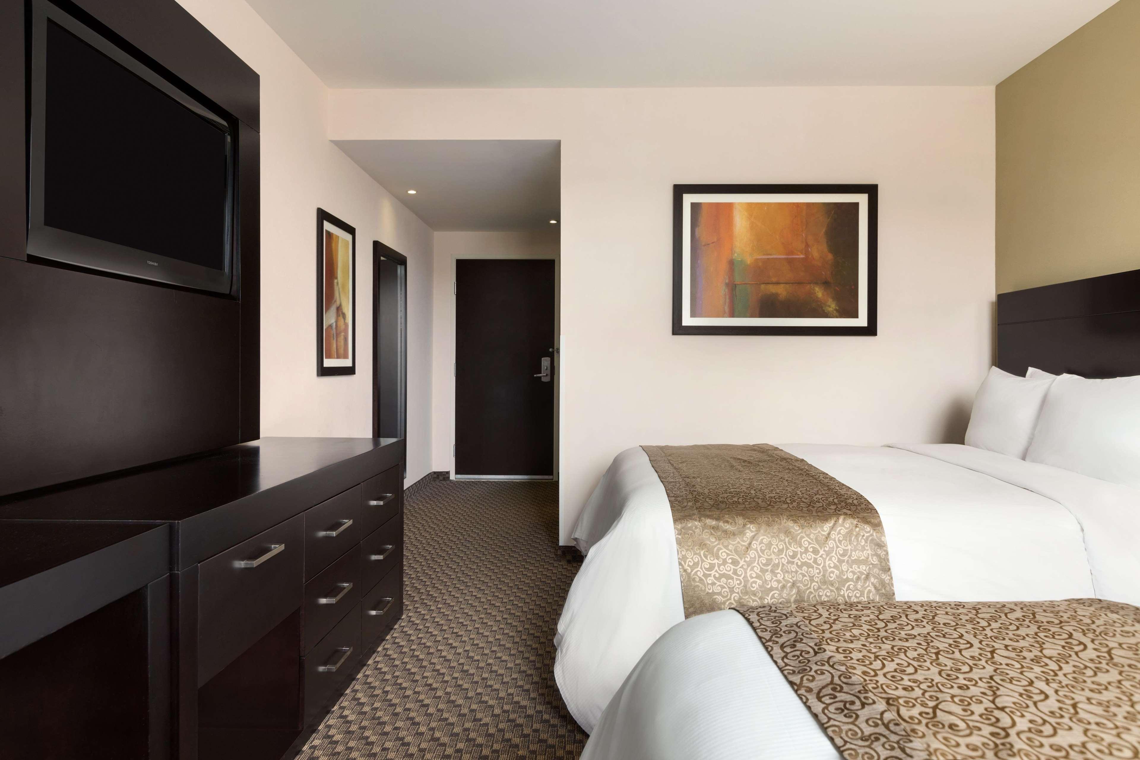 Double Two Queen Beds Non Smoking