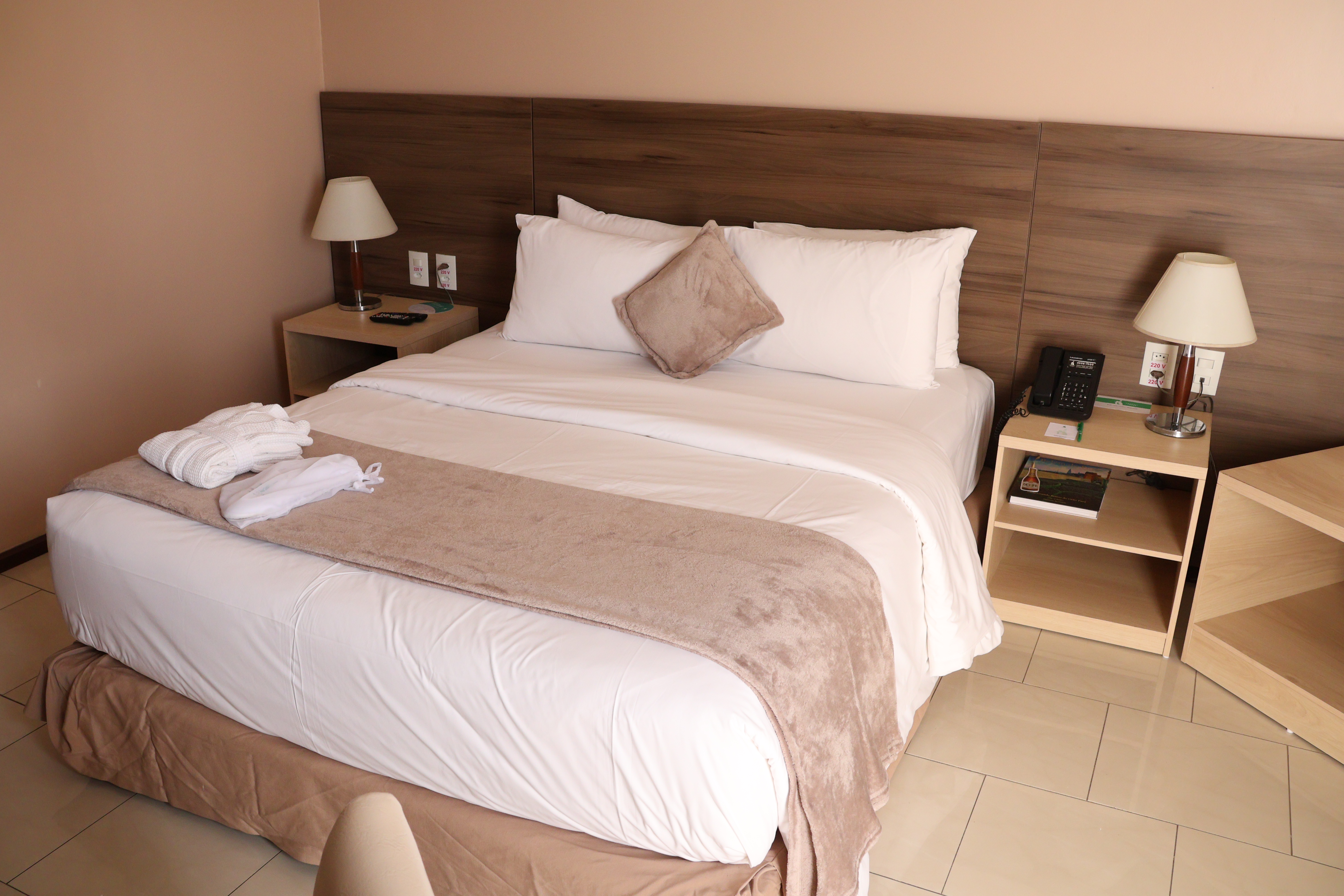 Junior Suite Queen Size Bed