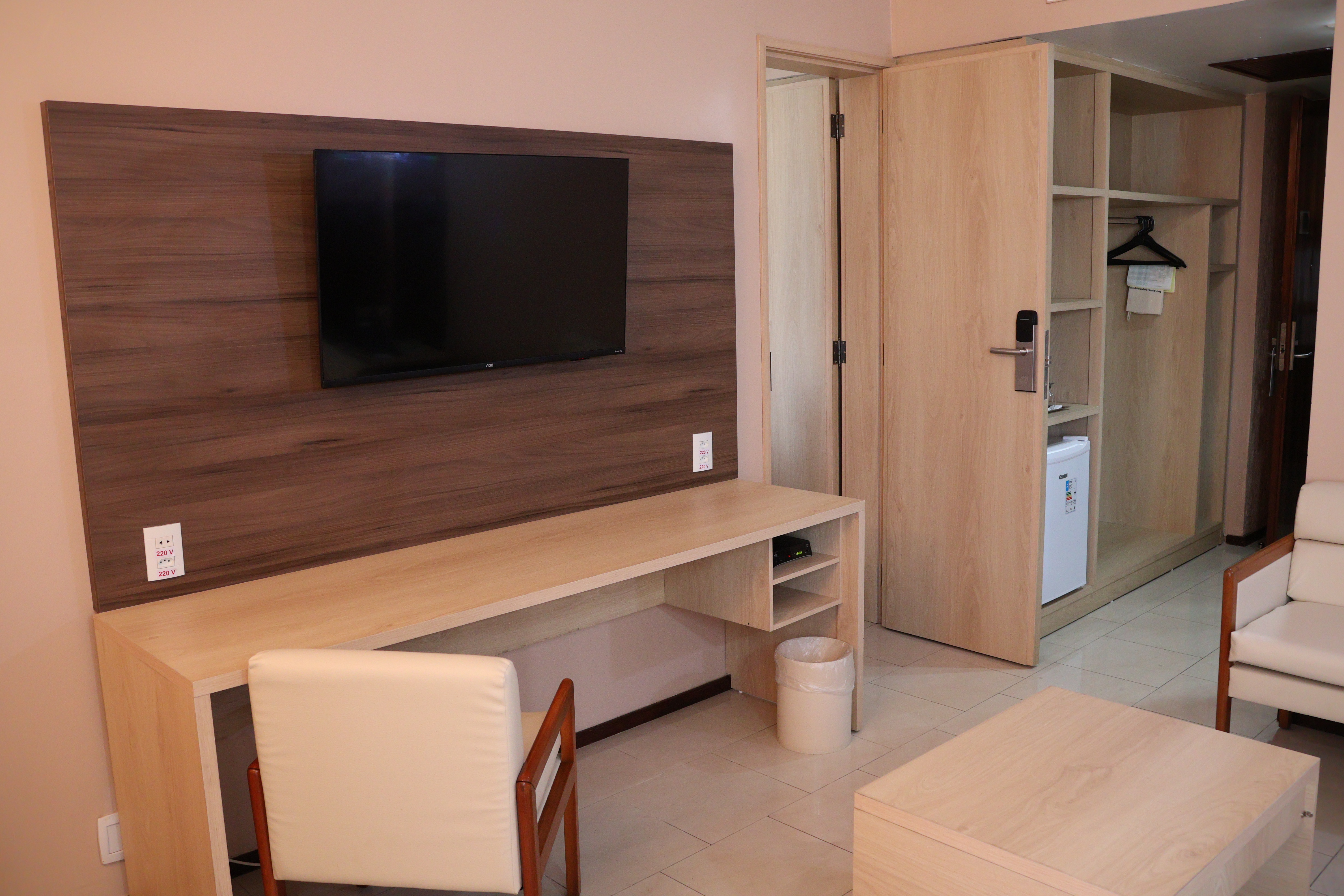 Junior Suite Queen Size Bed