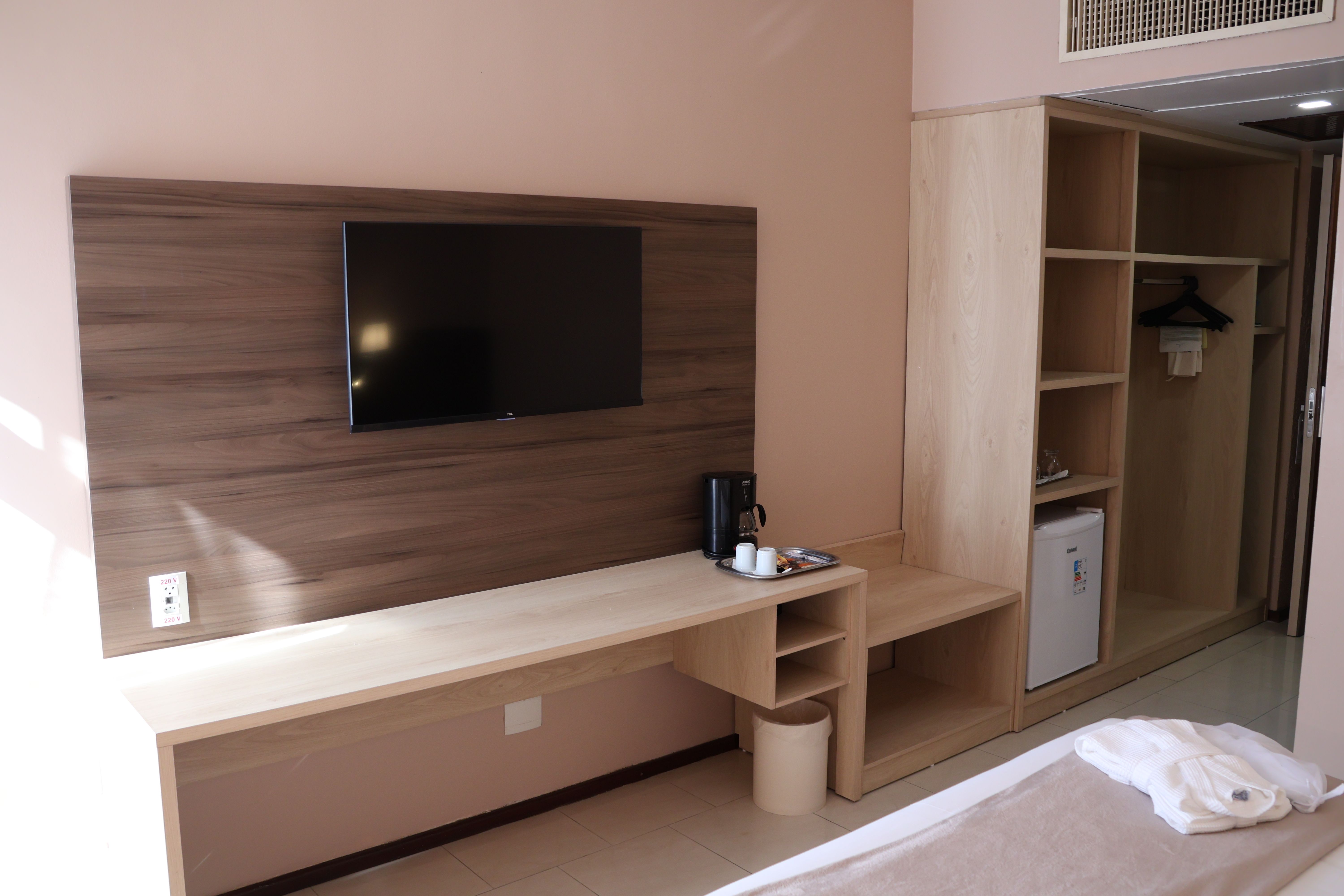 Double Executive Queen Bed