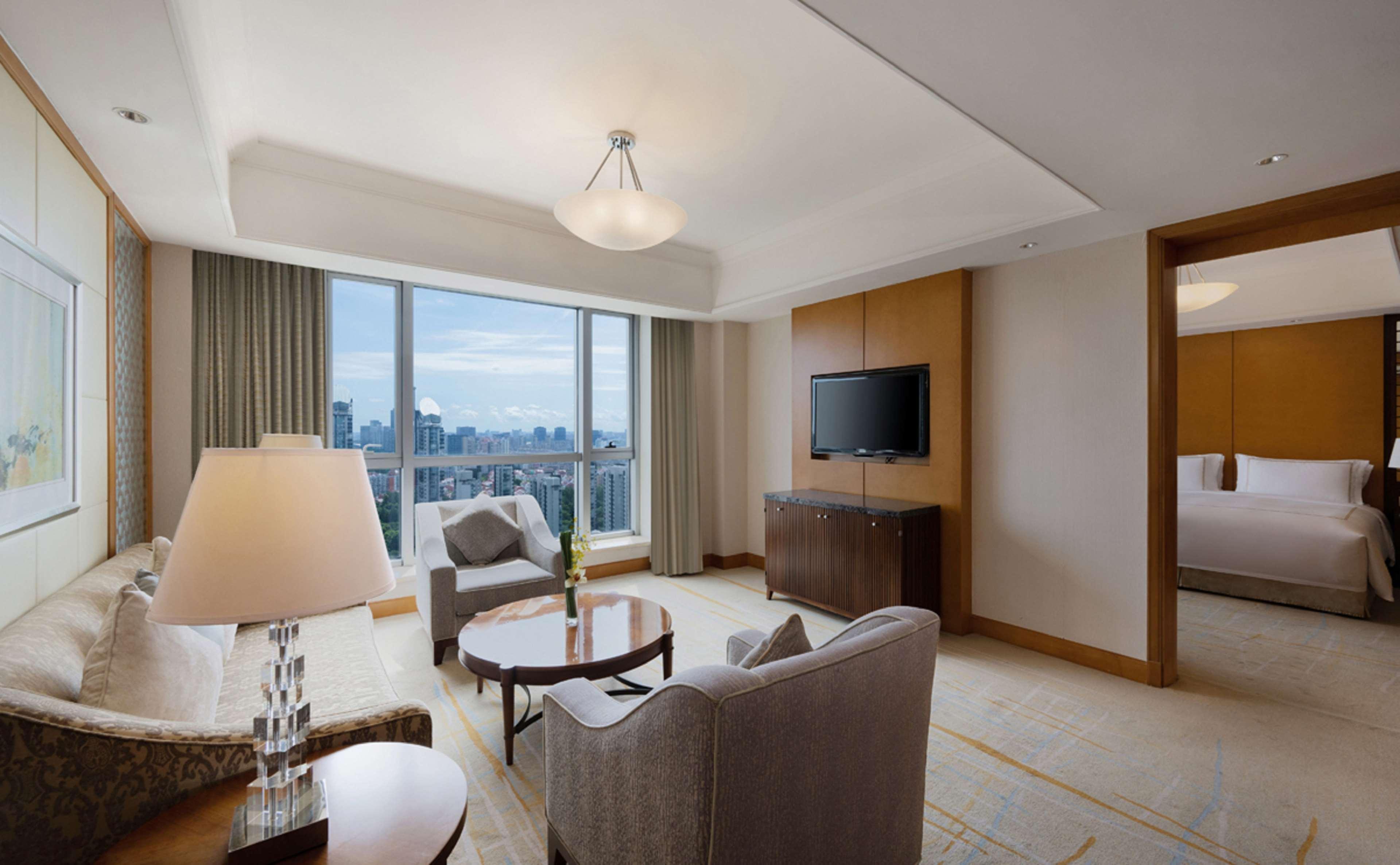 Suite Deluxe King Bed