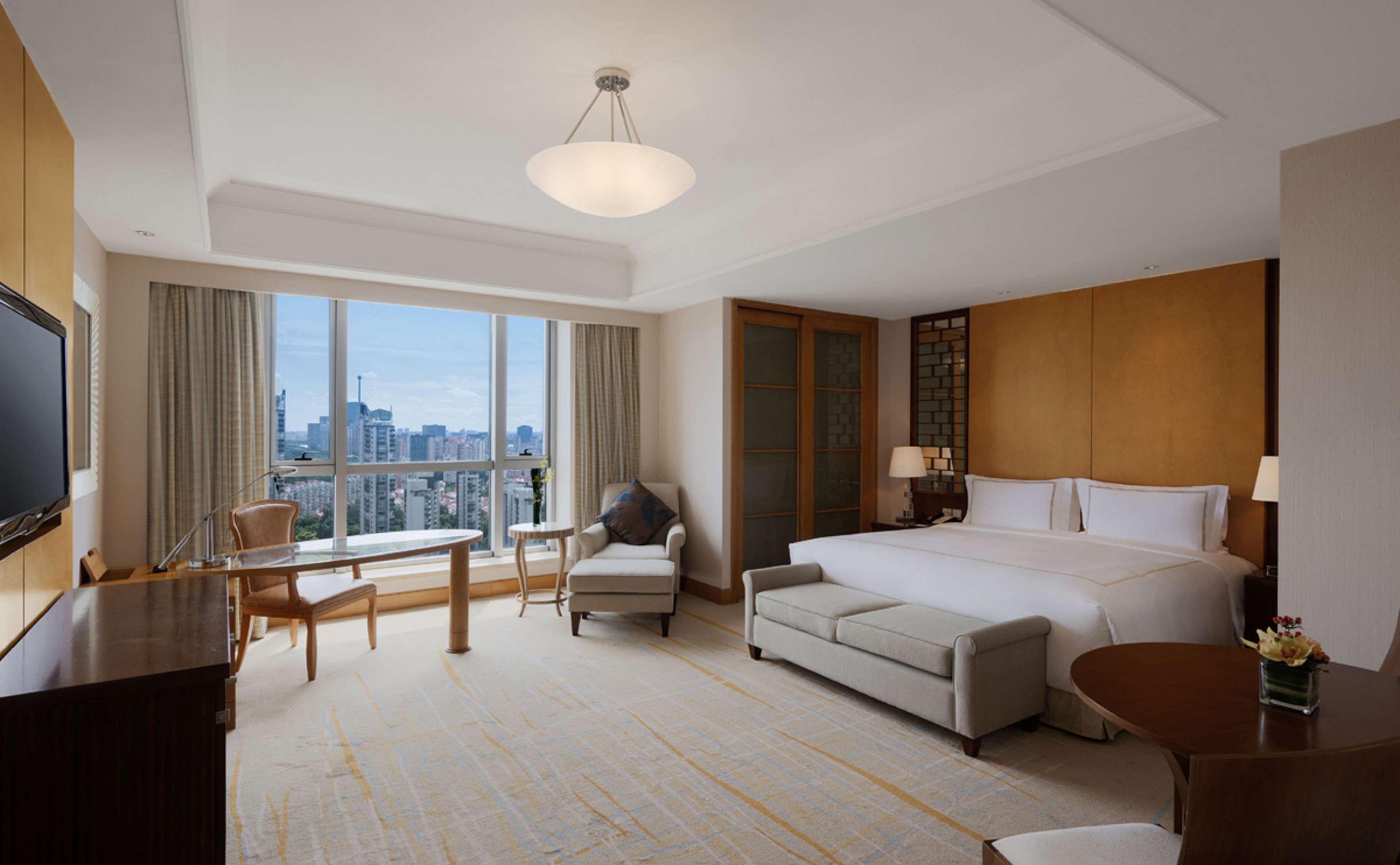 Double Deluxe King Bed