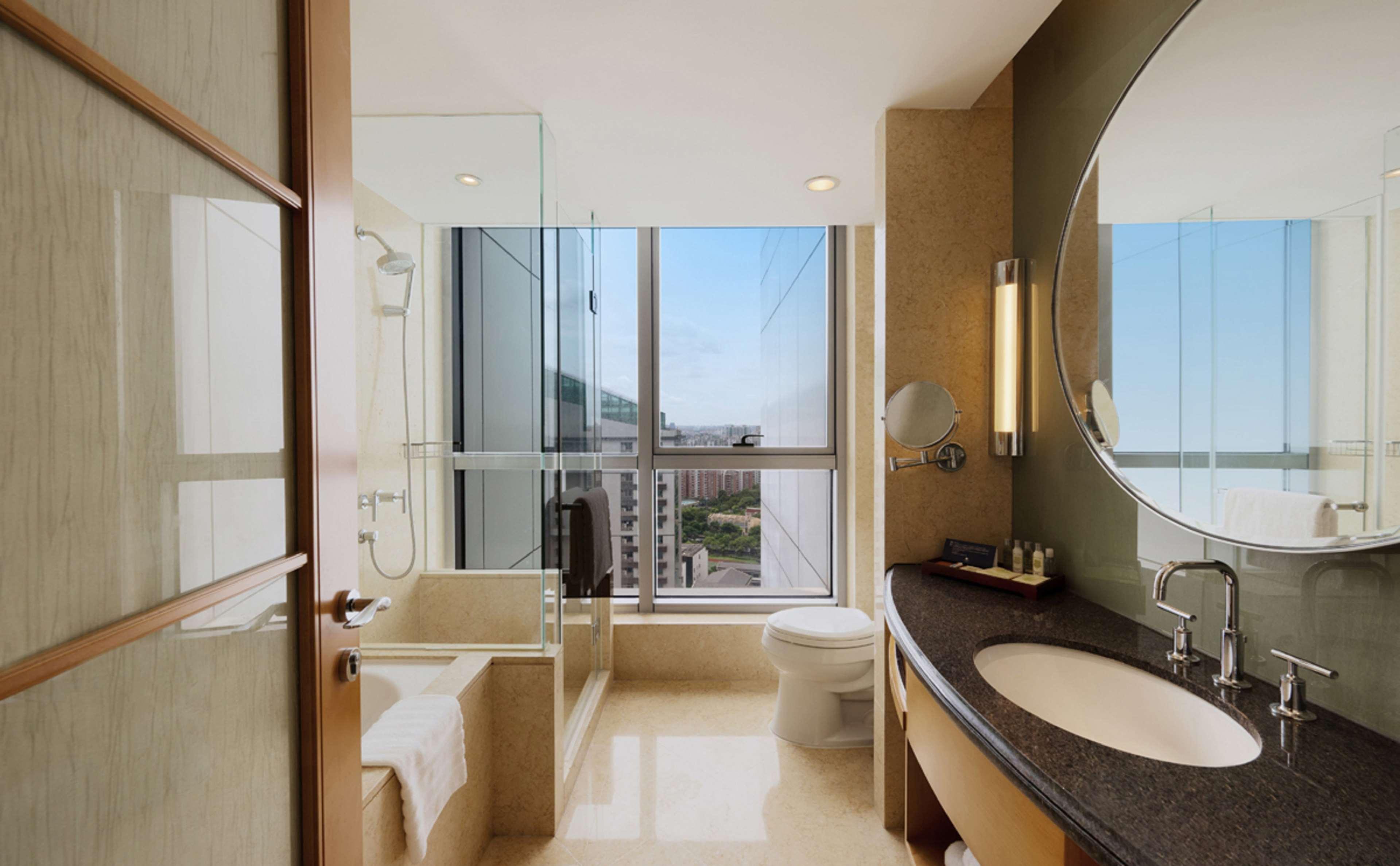 Double Deluxe King Bed