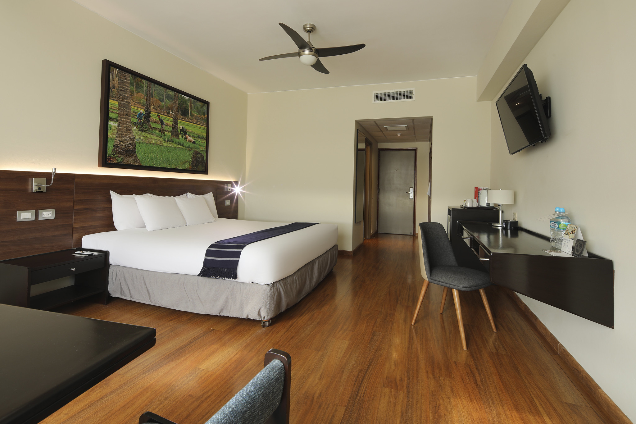 Junior Suite King Size Bed