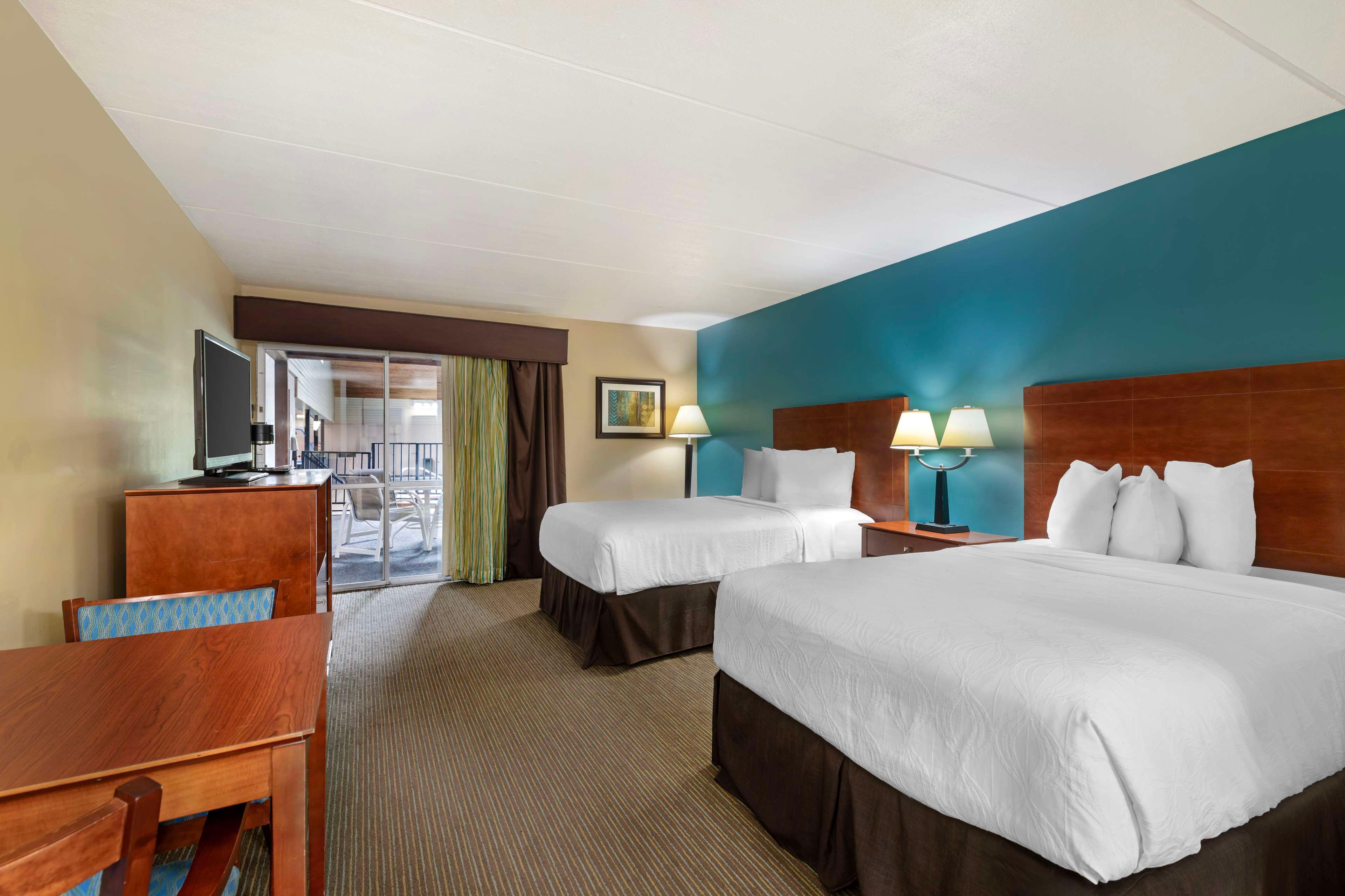 Quadruple Non Smoking