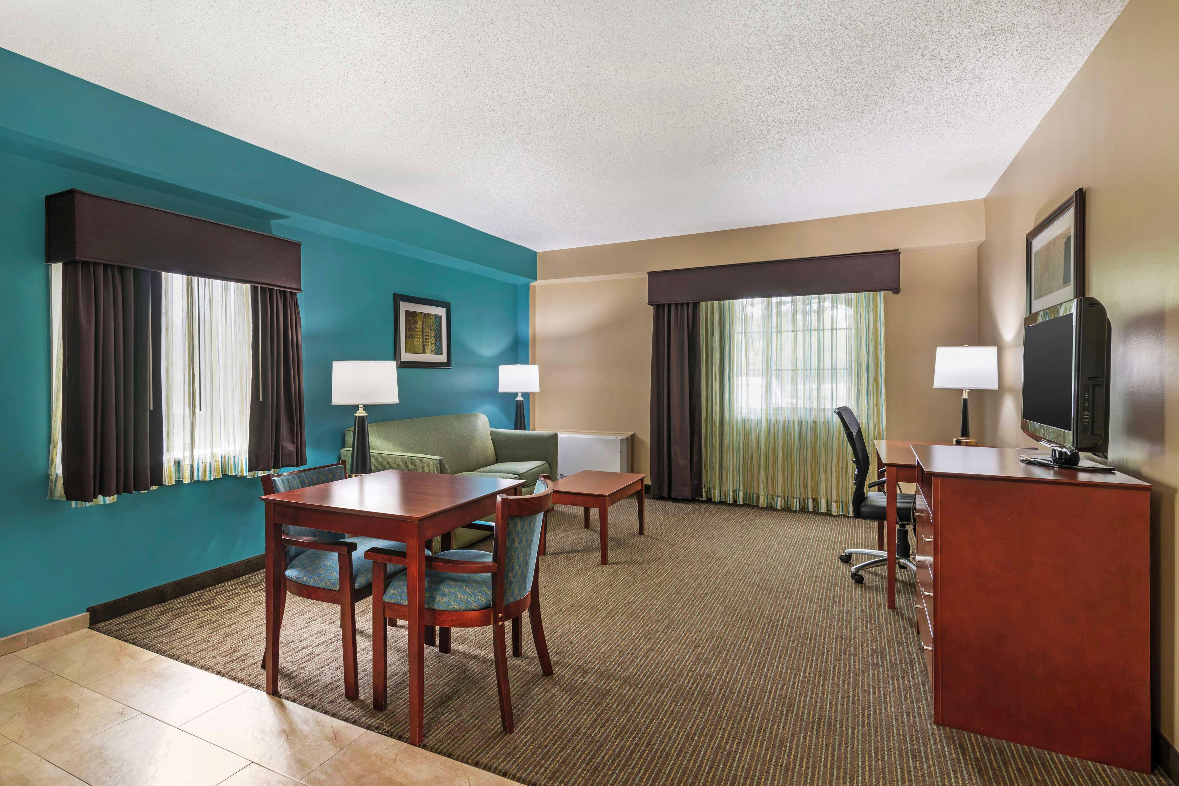 Suite with Kitchenette