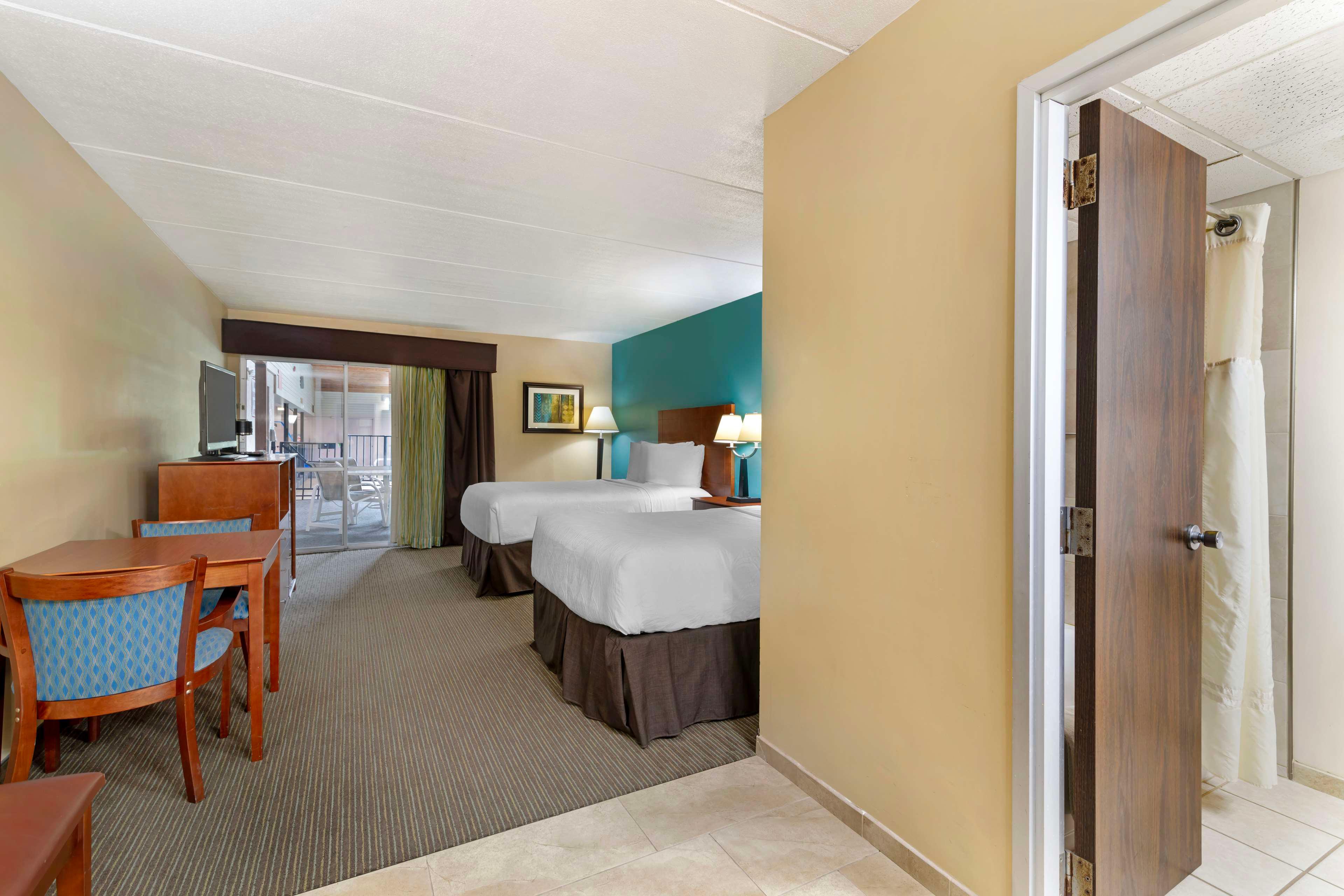 Quadruple Non Smoking