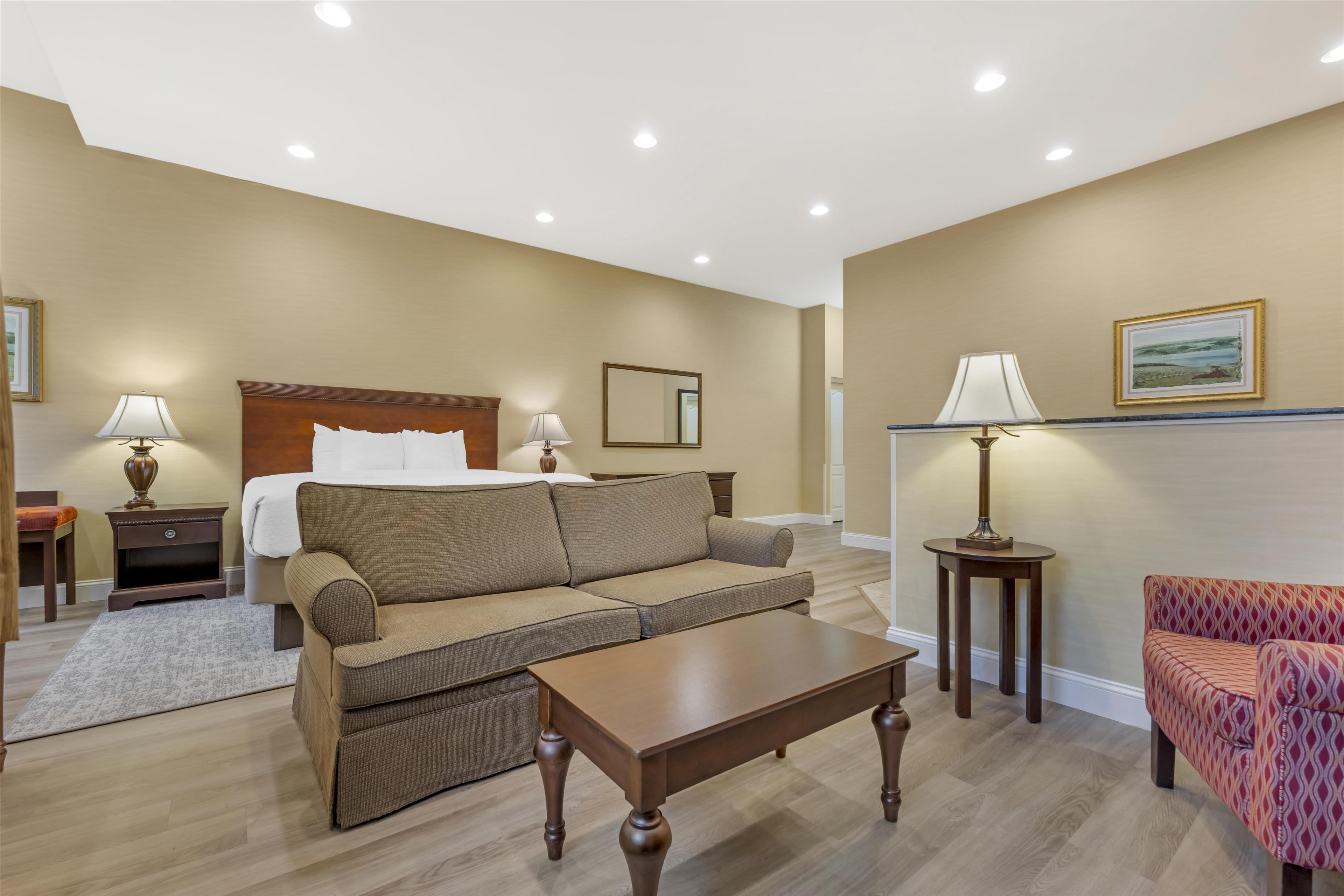 Suite Deluxe King Bed