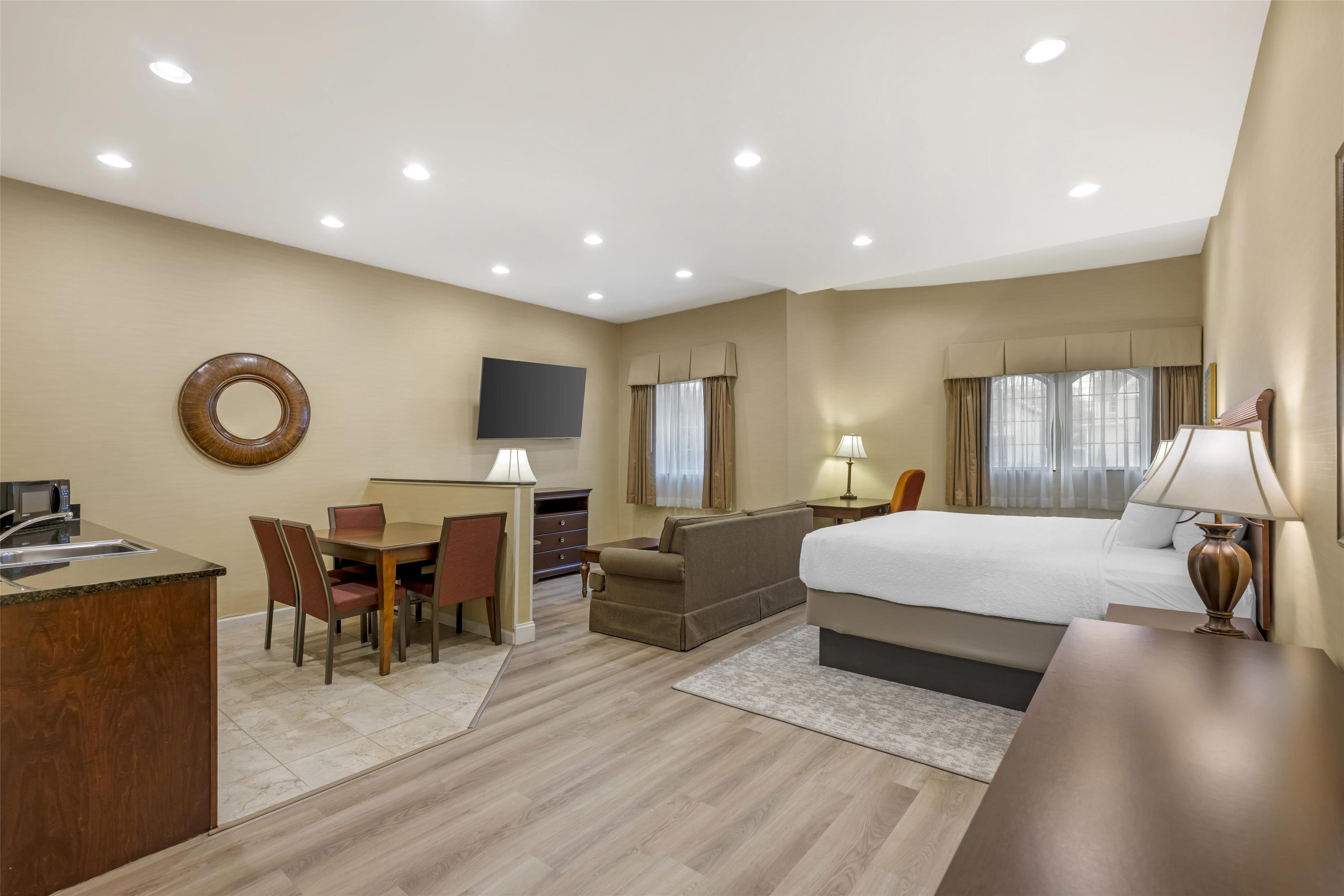 Suite Deluxe King Bed