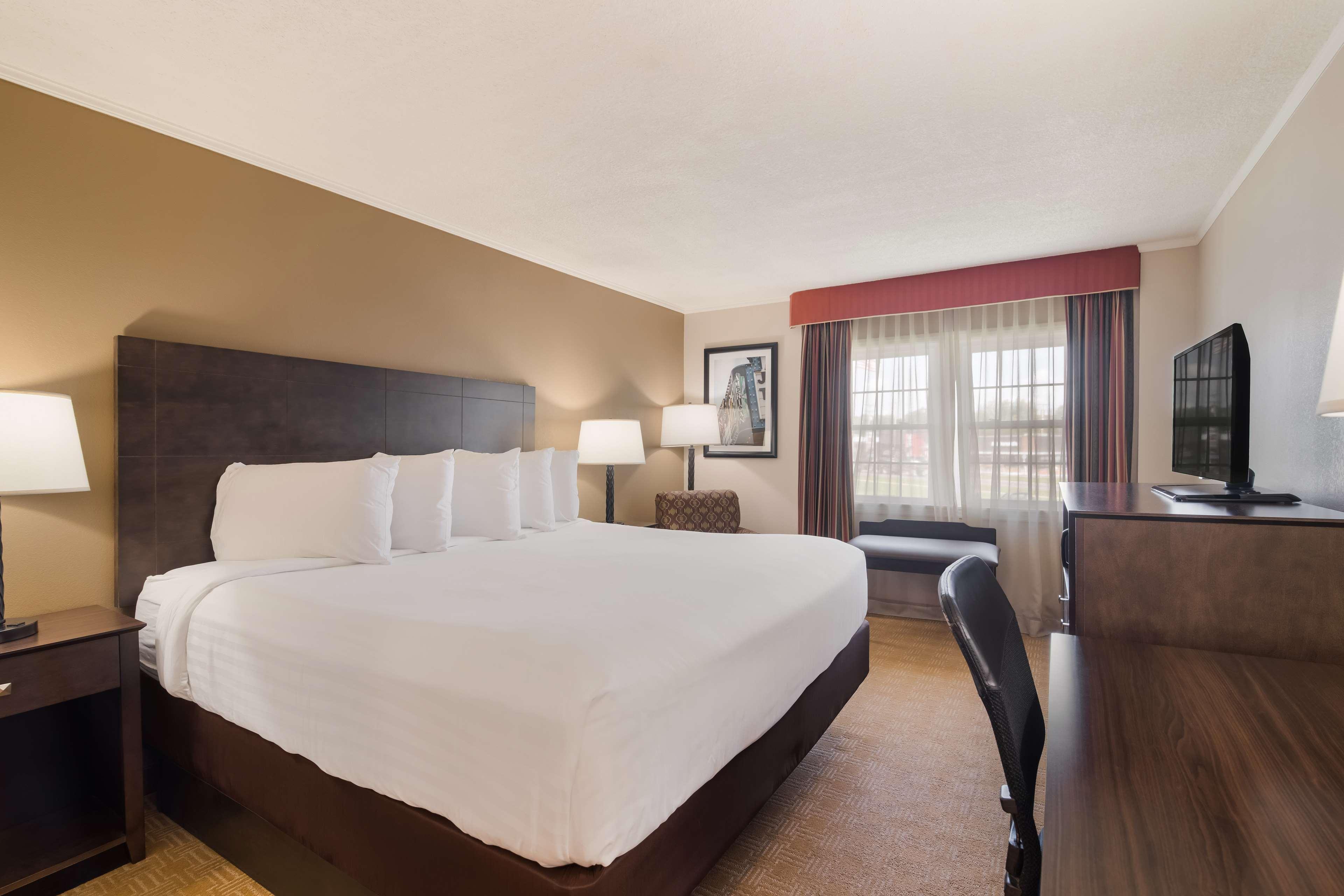 Double Accessible King Size Bed