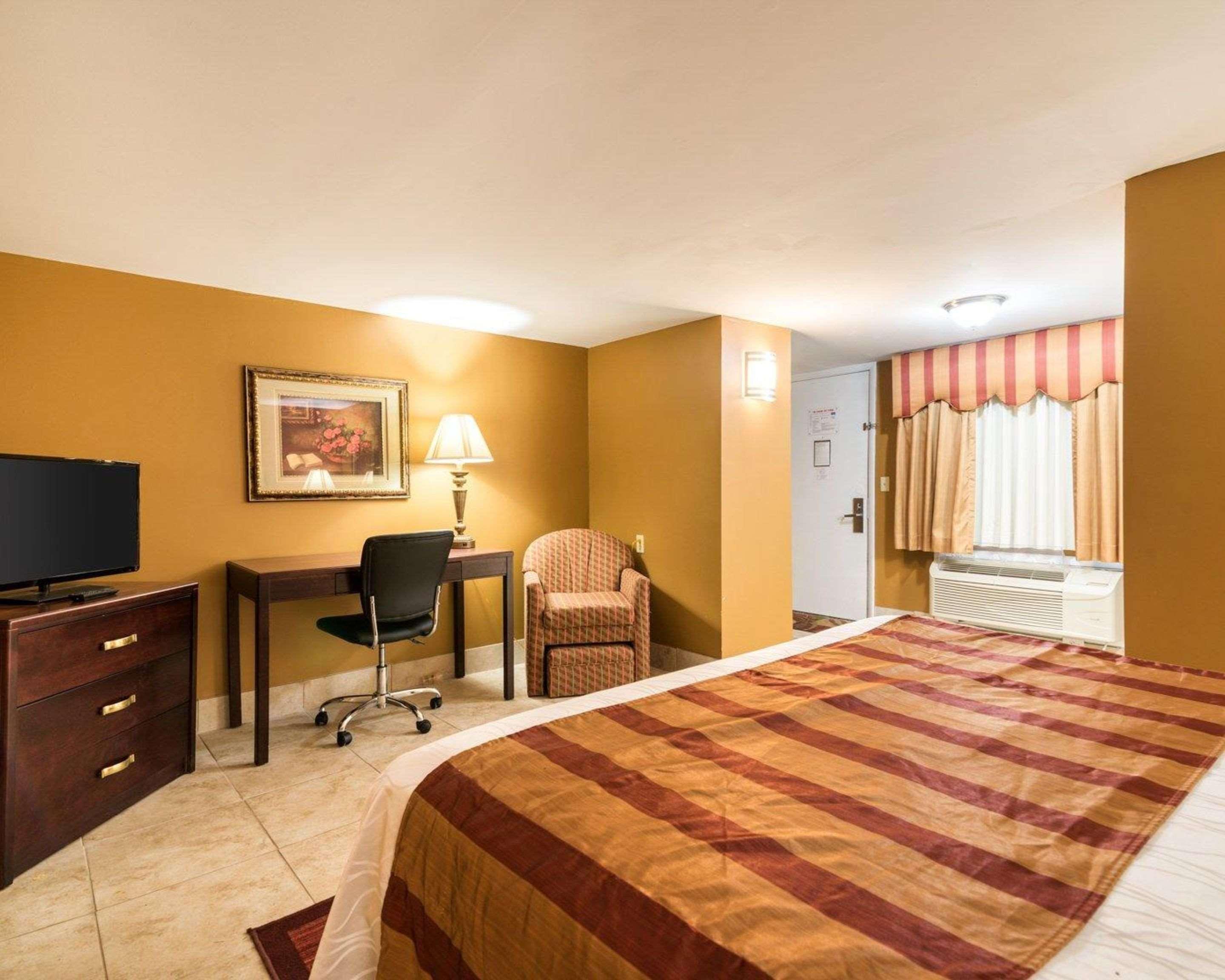 Double Queen Bed Non Smoking