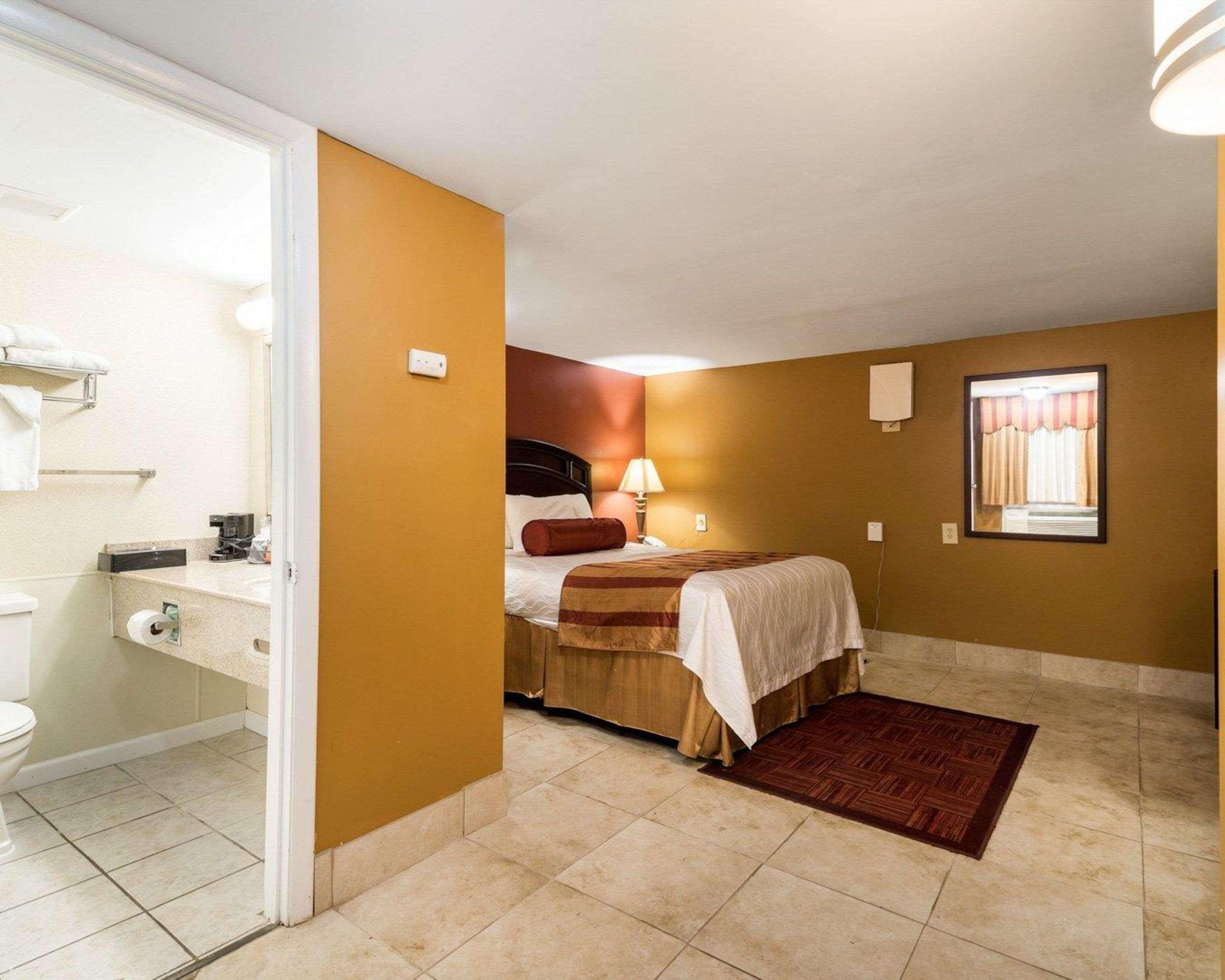 Double Queen Bed Non Smoking