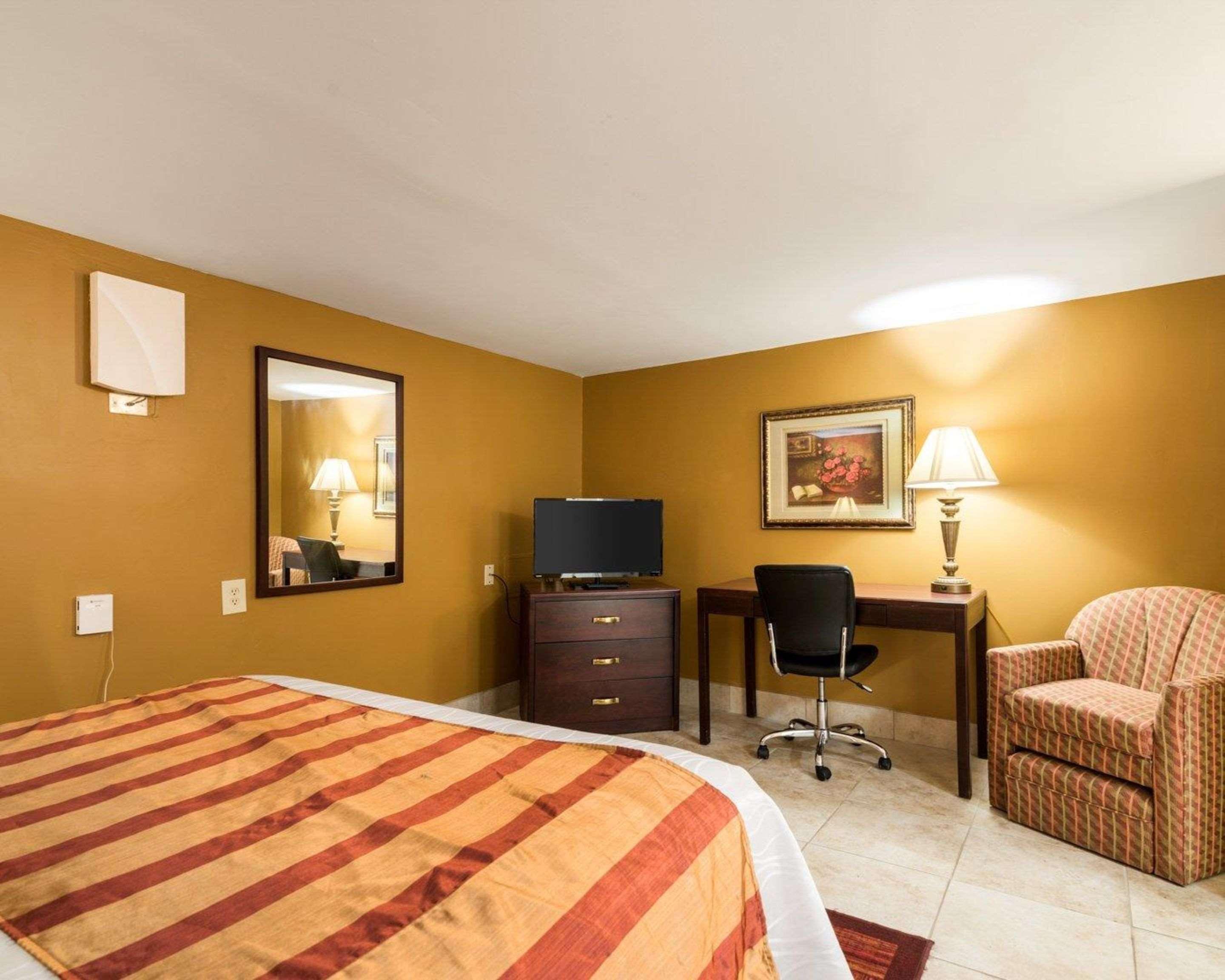 Double Queen Bed Non Smoking