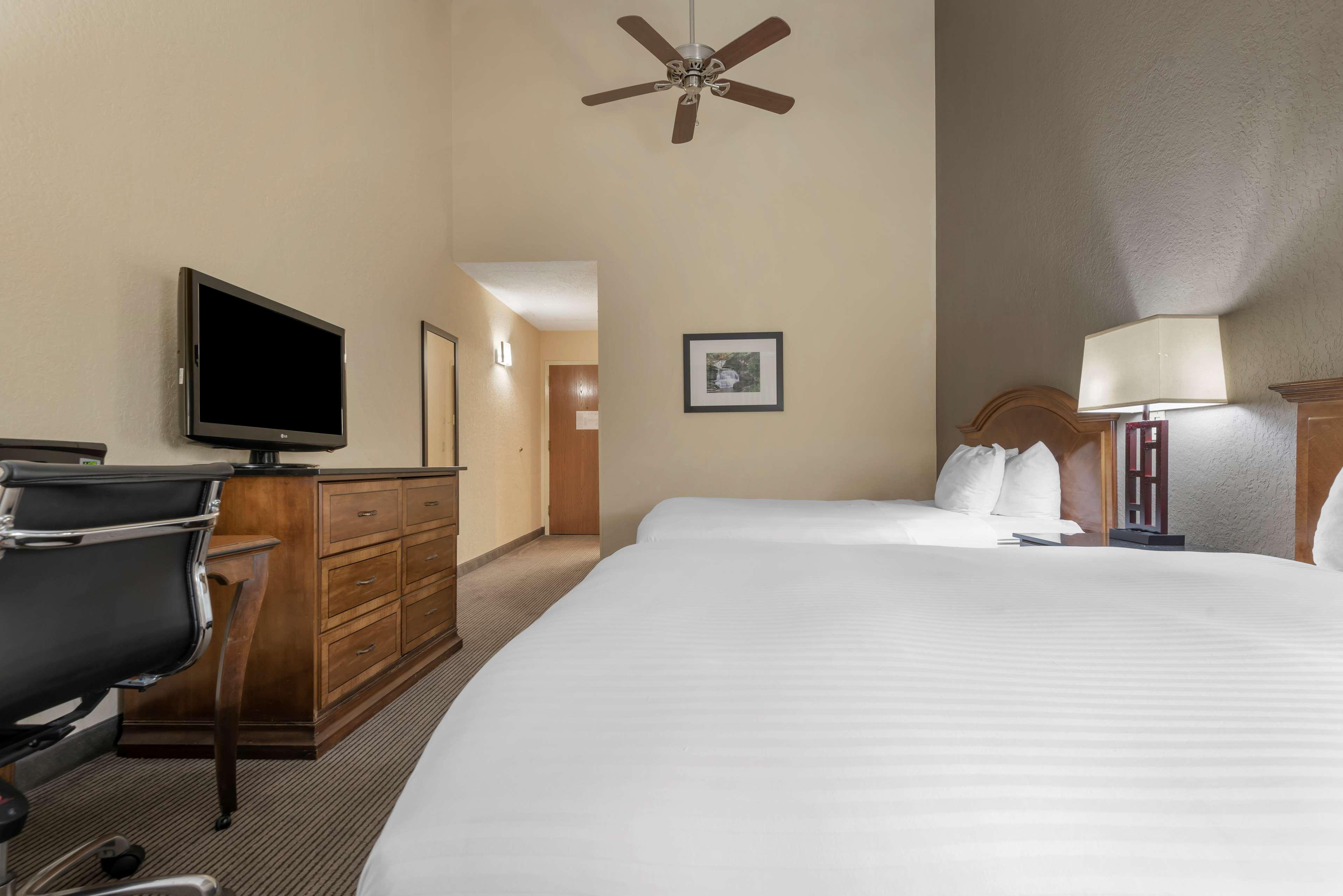 Quadruple Two Queen Beds