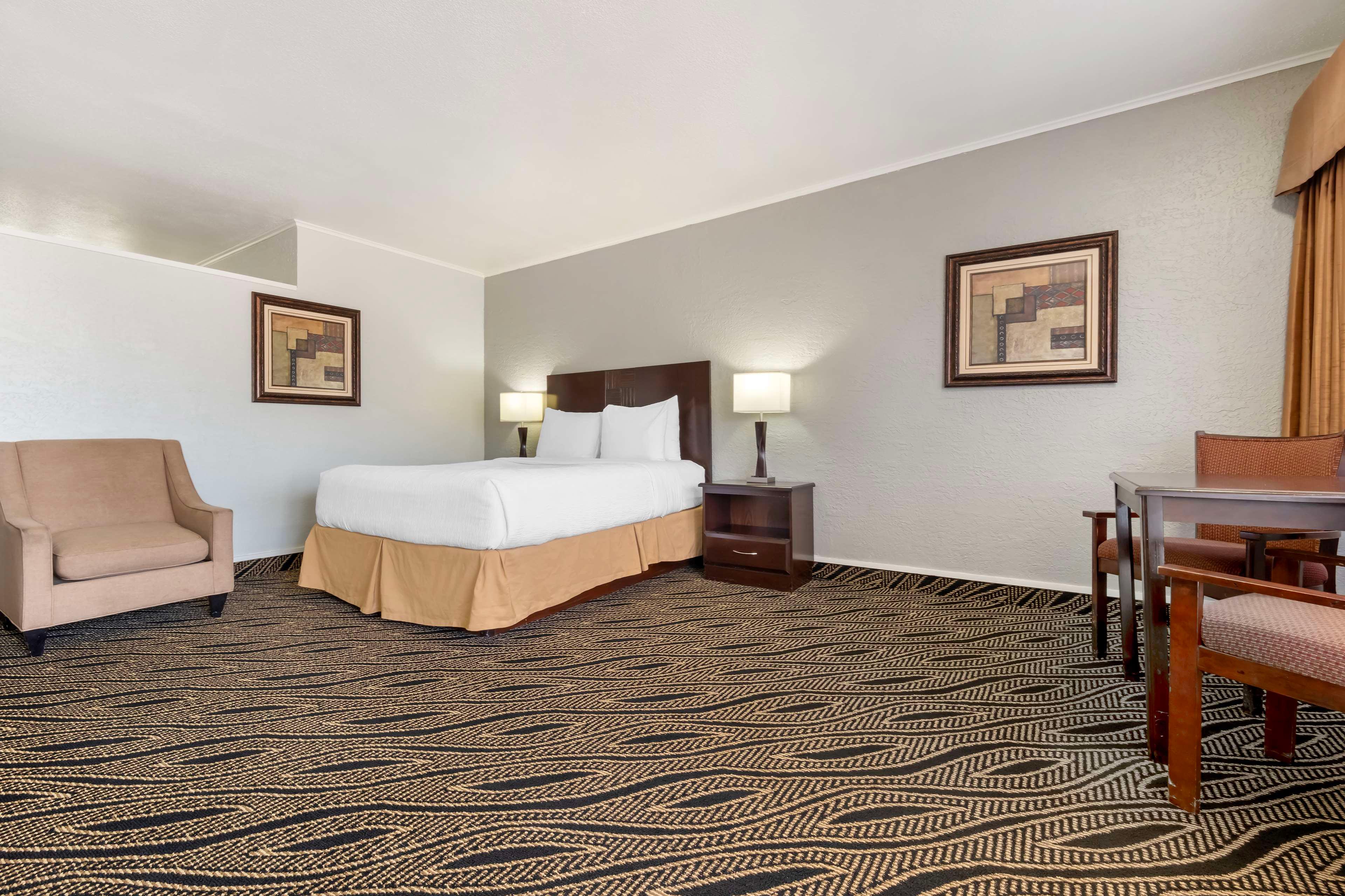 Room Queen Bed Non Smoking