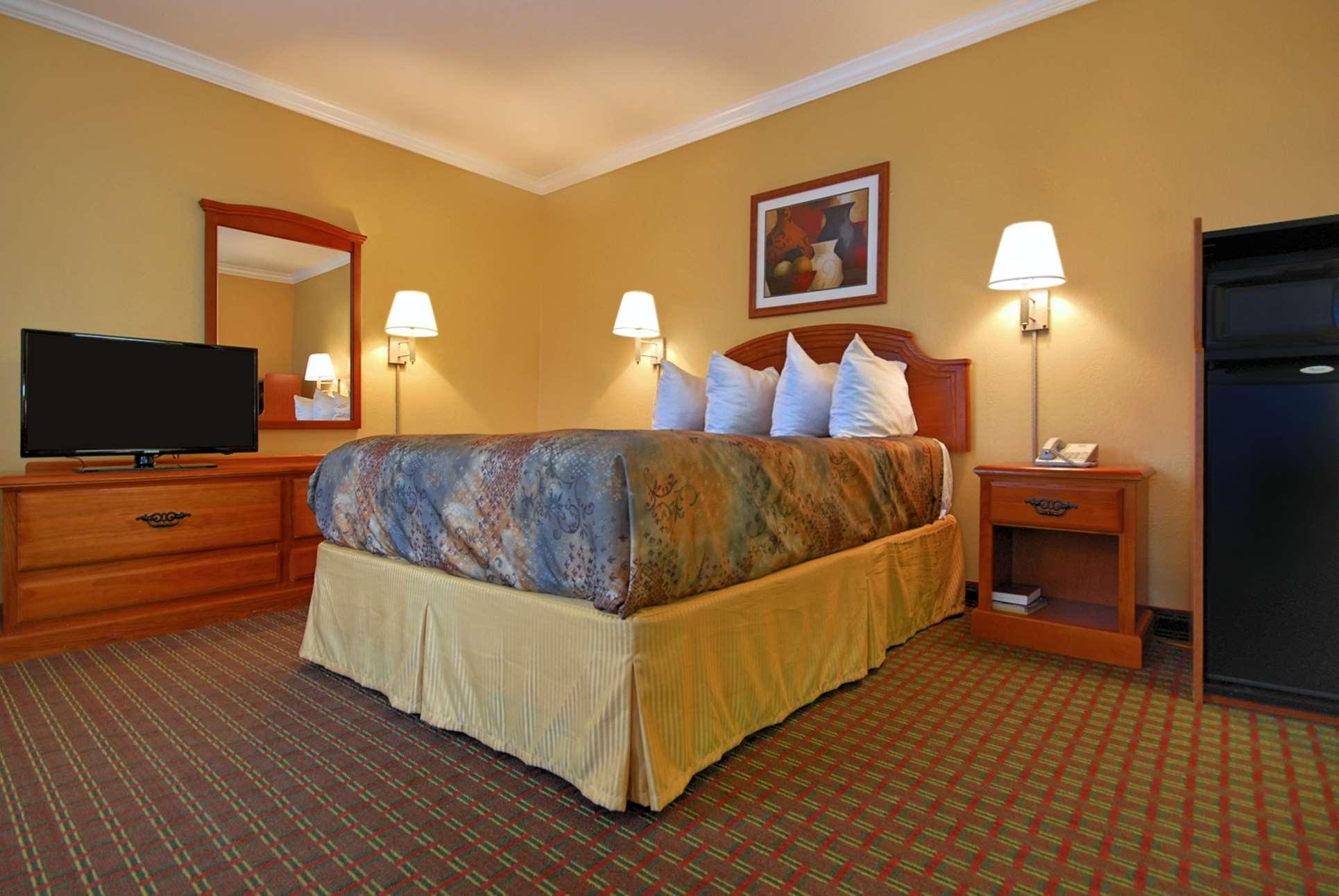 Room King Bed Non Smoking
