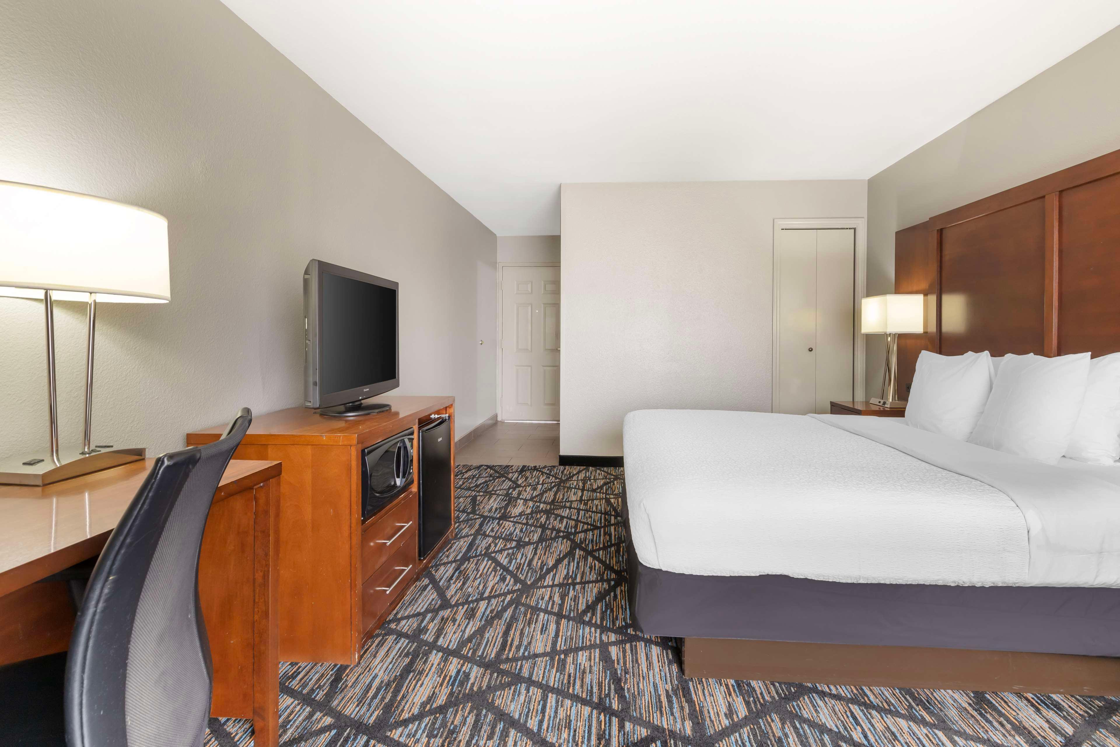 Room King Bed Non Smoking