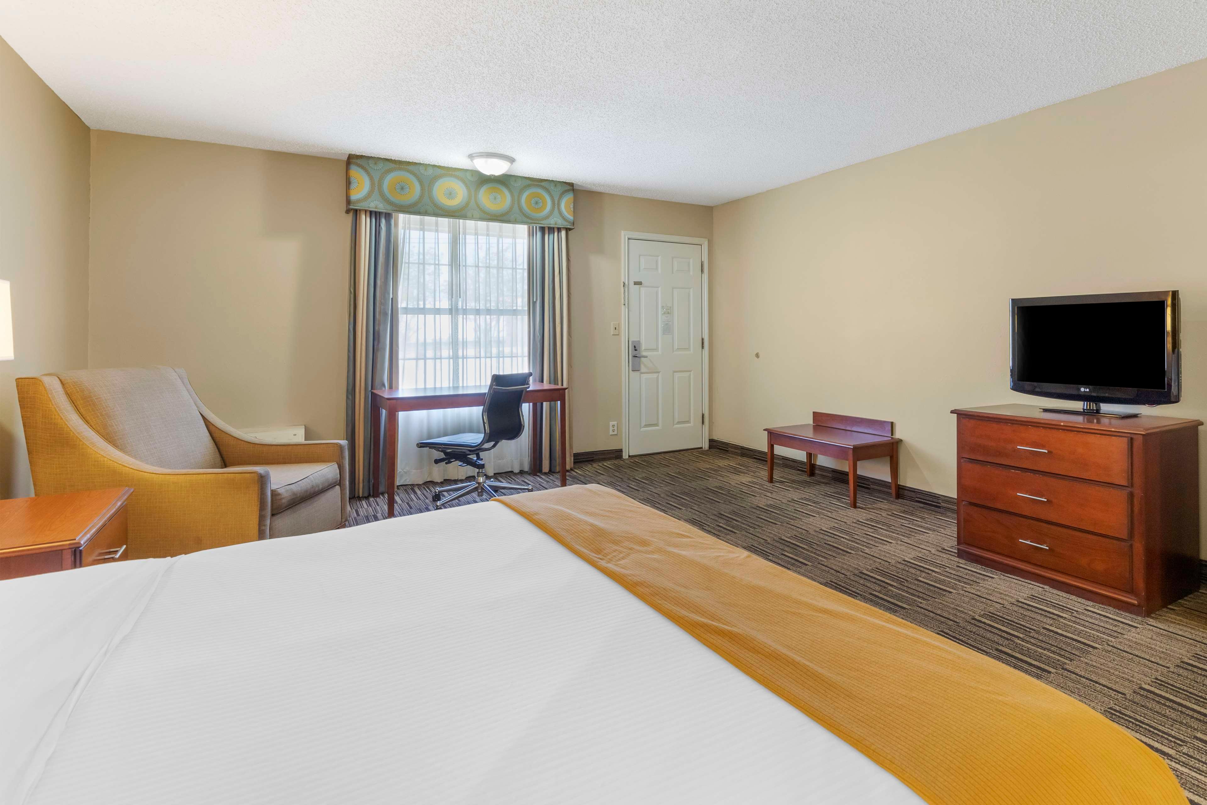 Room King Bed Non Smoking