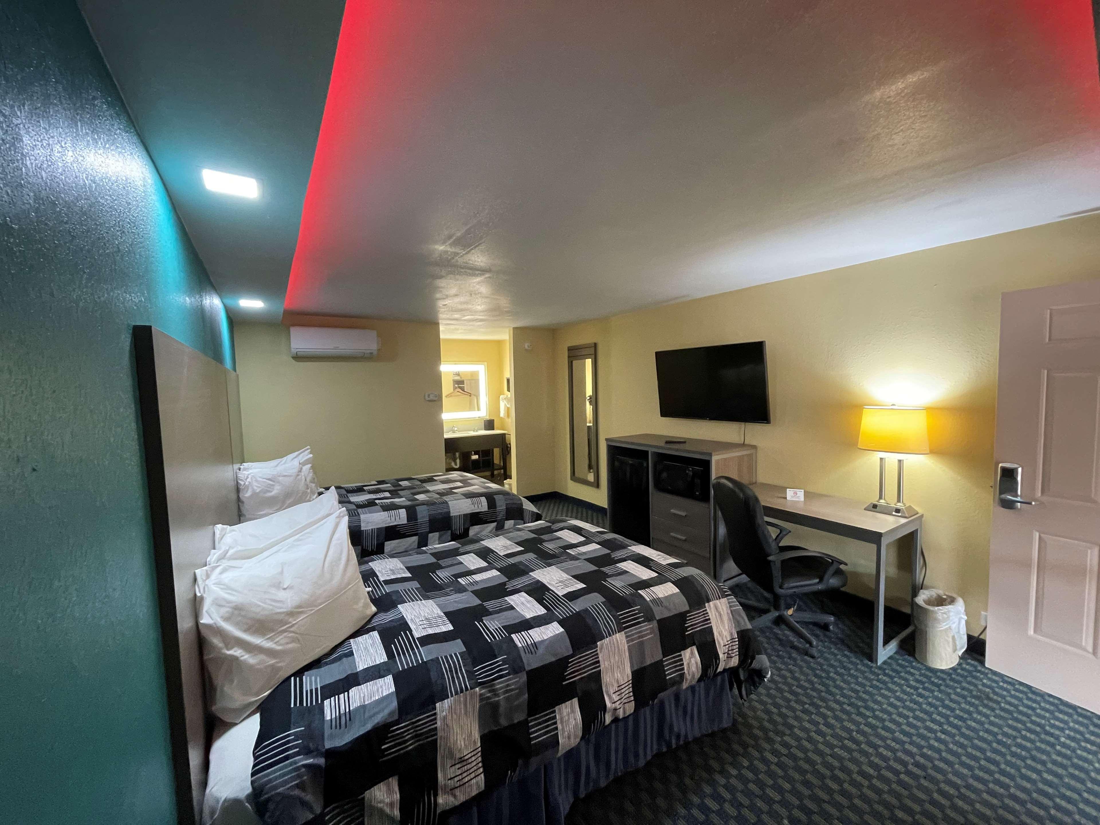 Room Two Double Beds