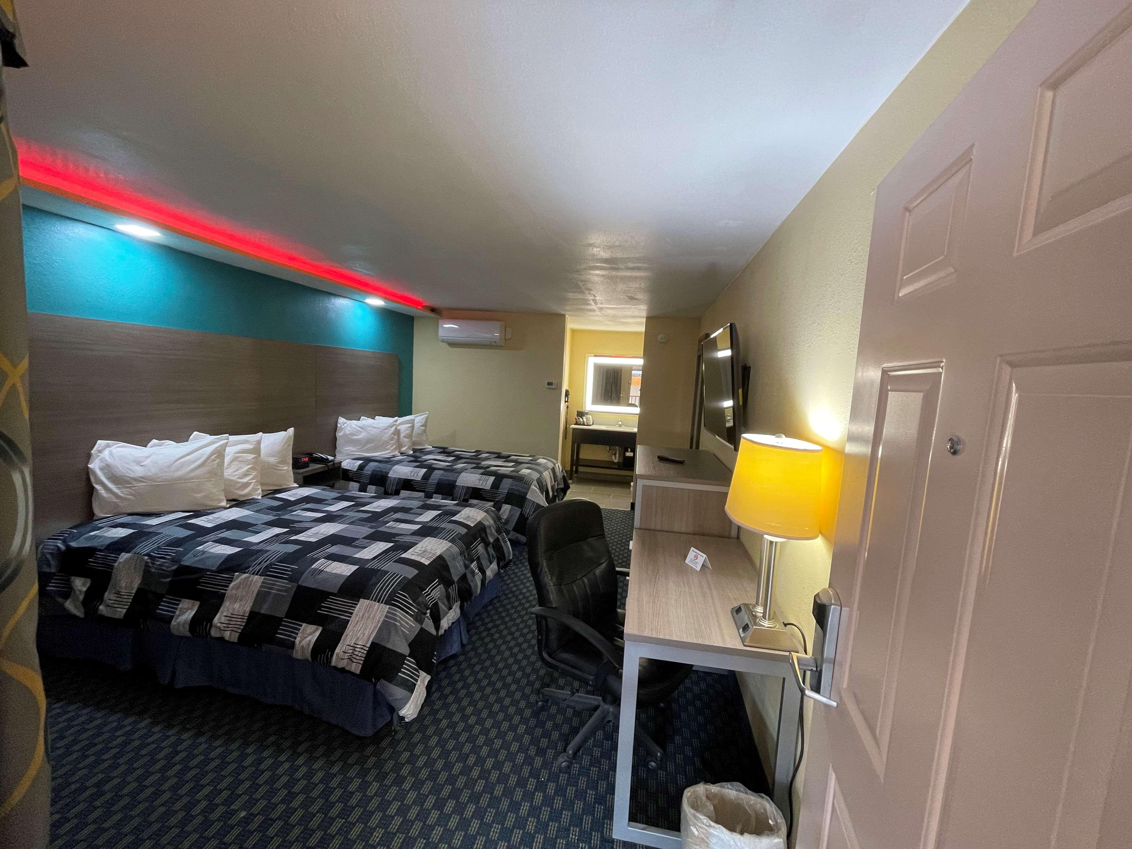 Room Two Double Beds