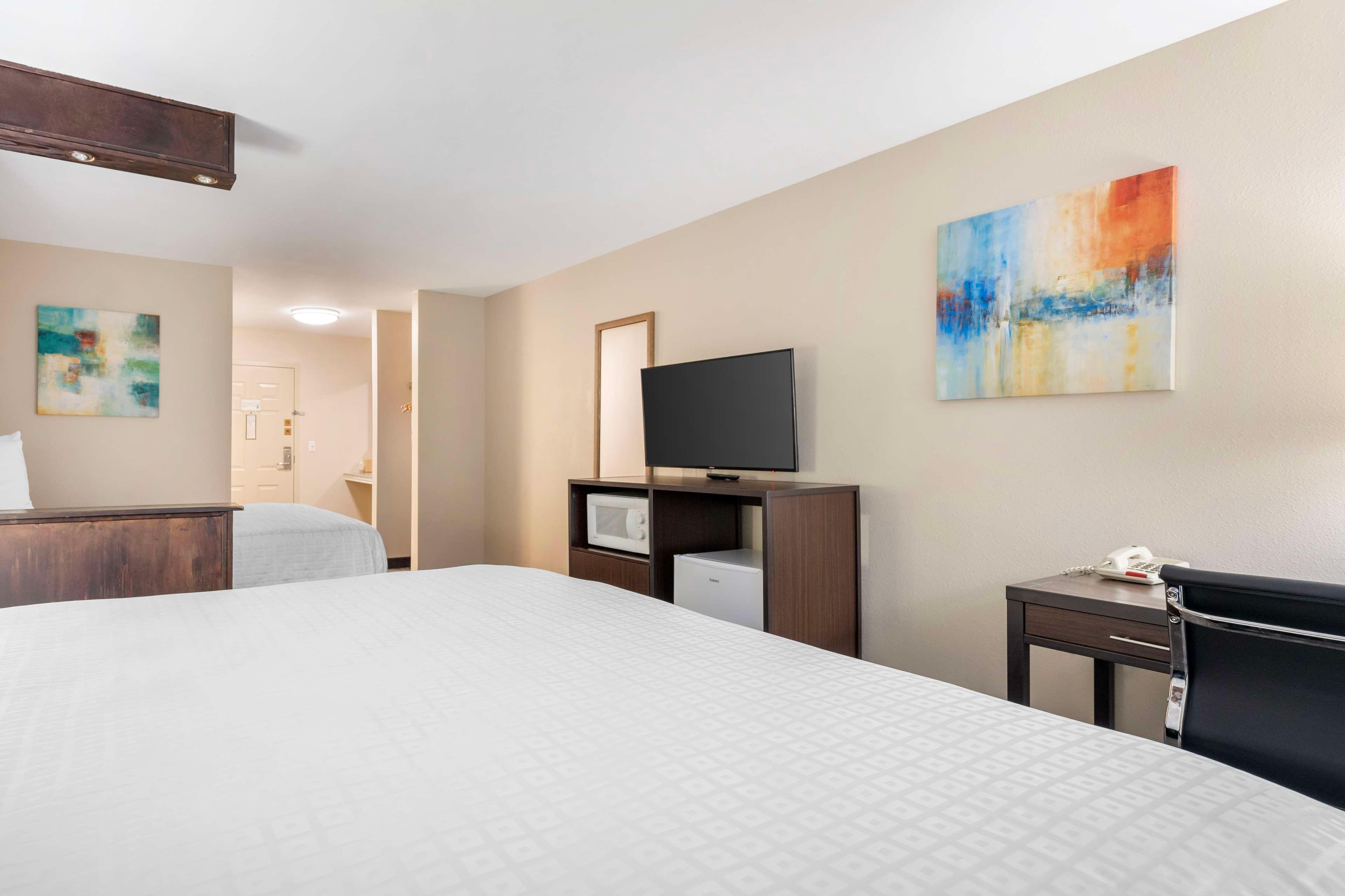 Quadruple Queen Bed Non Smoking