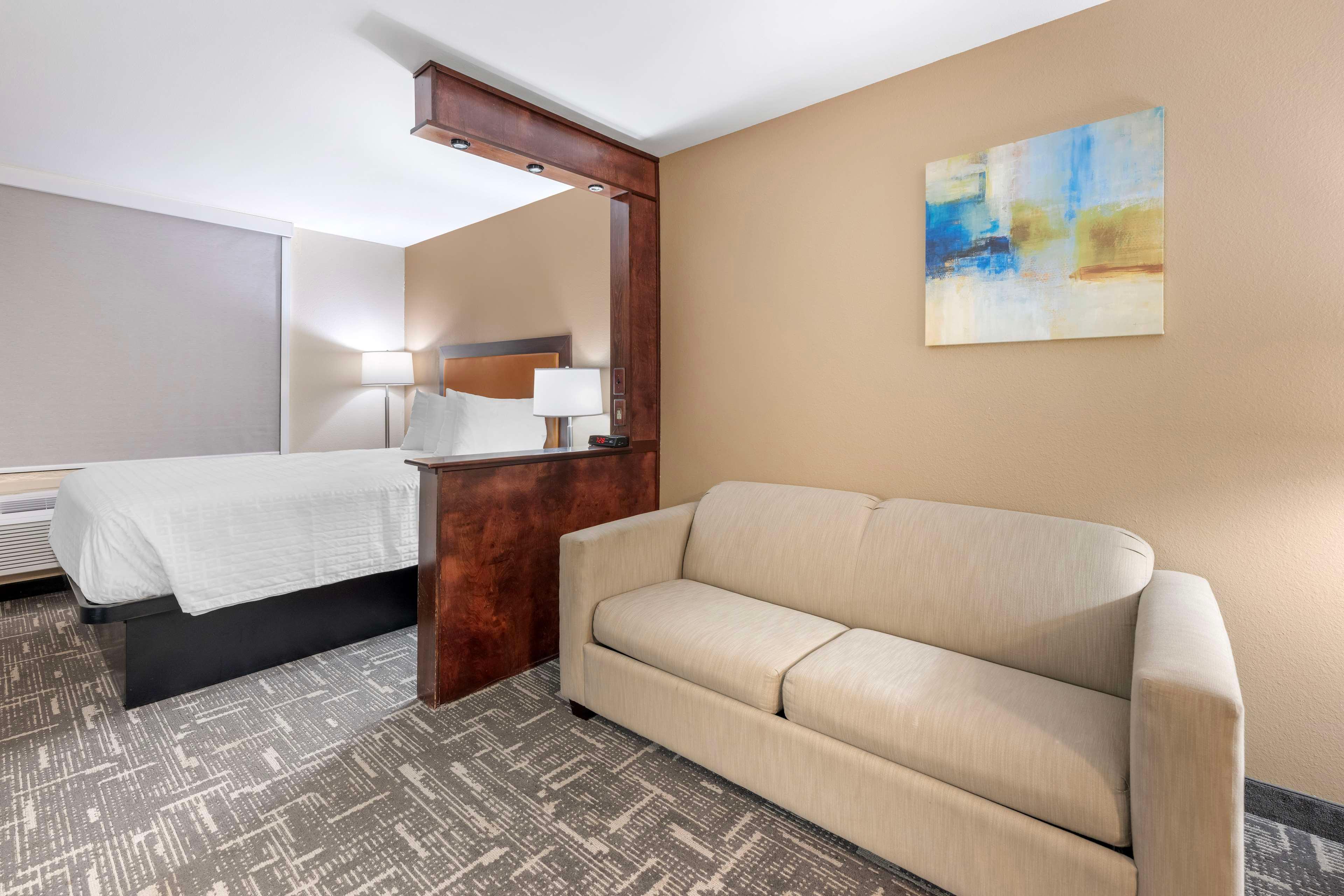 Suite Queen Bed Non Smoking