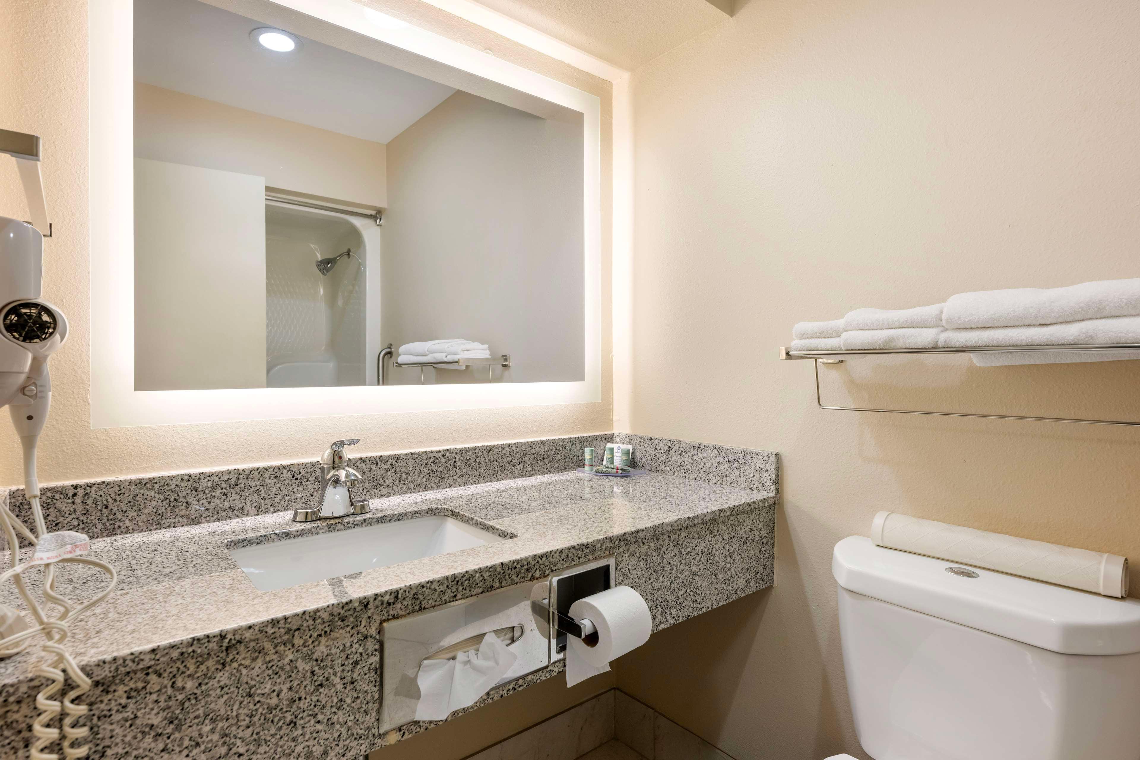 Double Queen Bed Non Smoking