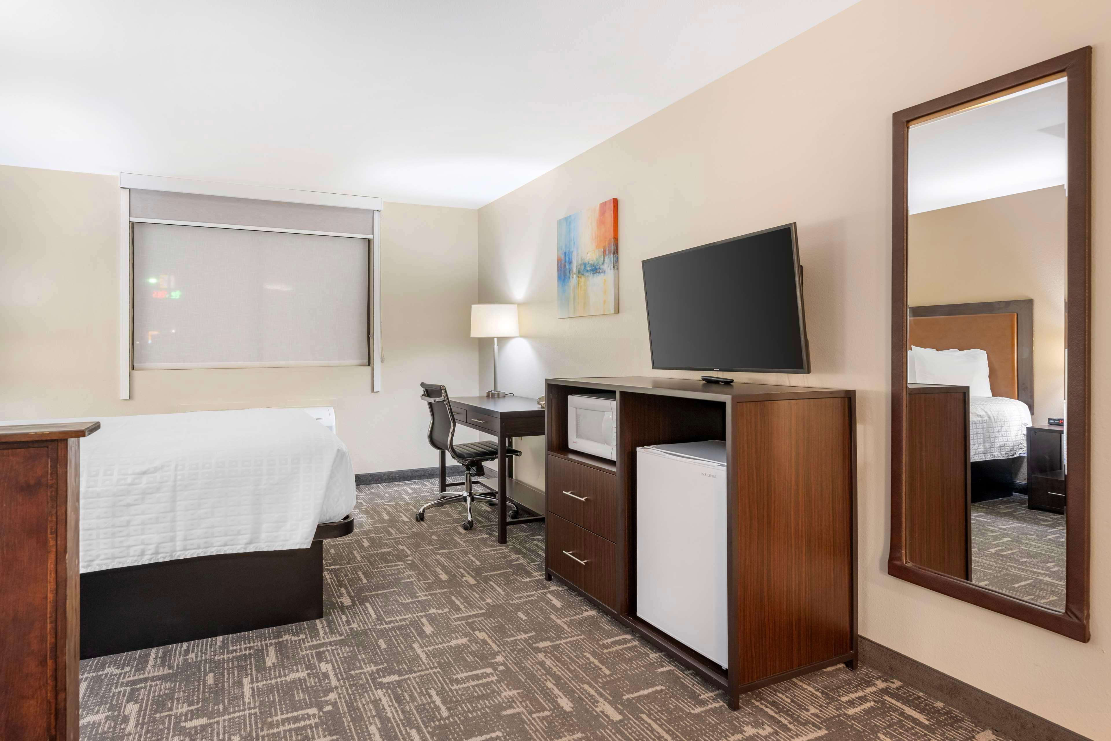 Double Queen Bed Non Smoking