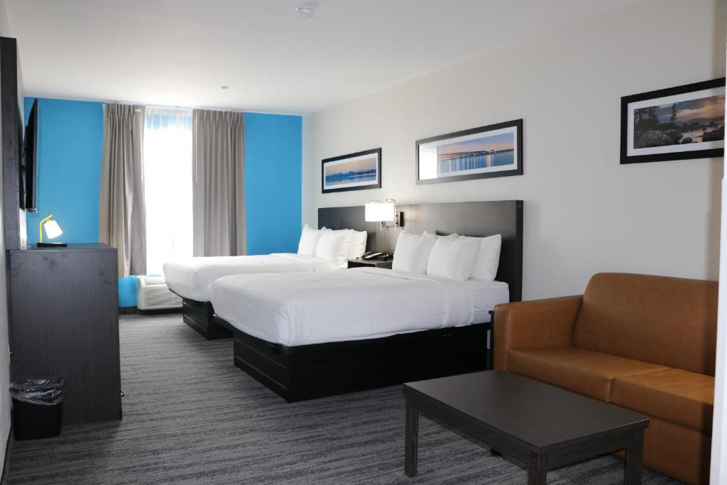 Double Two Queen Beds