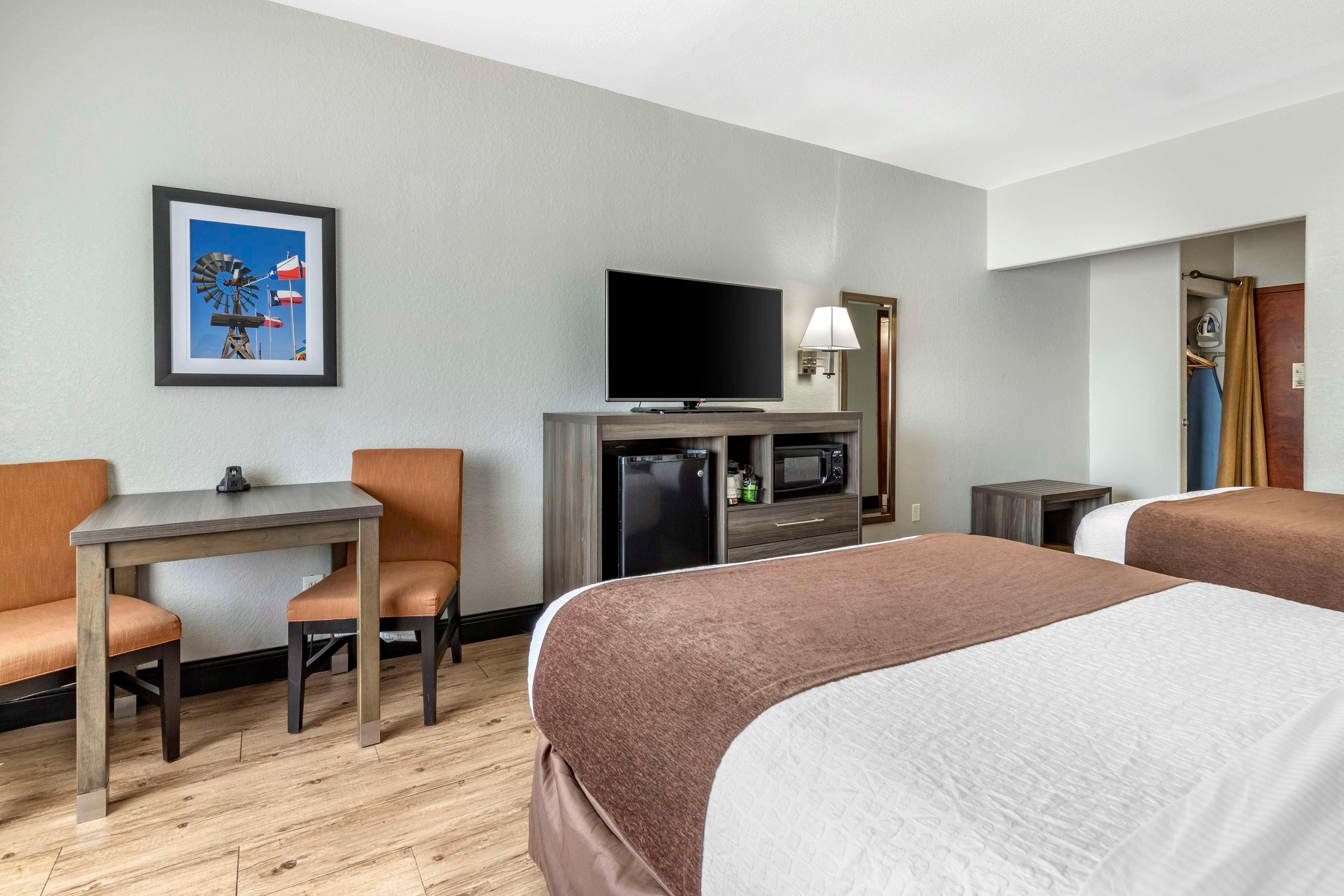 Room Two Queen Beds Non Smoking