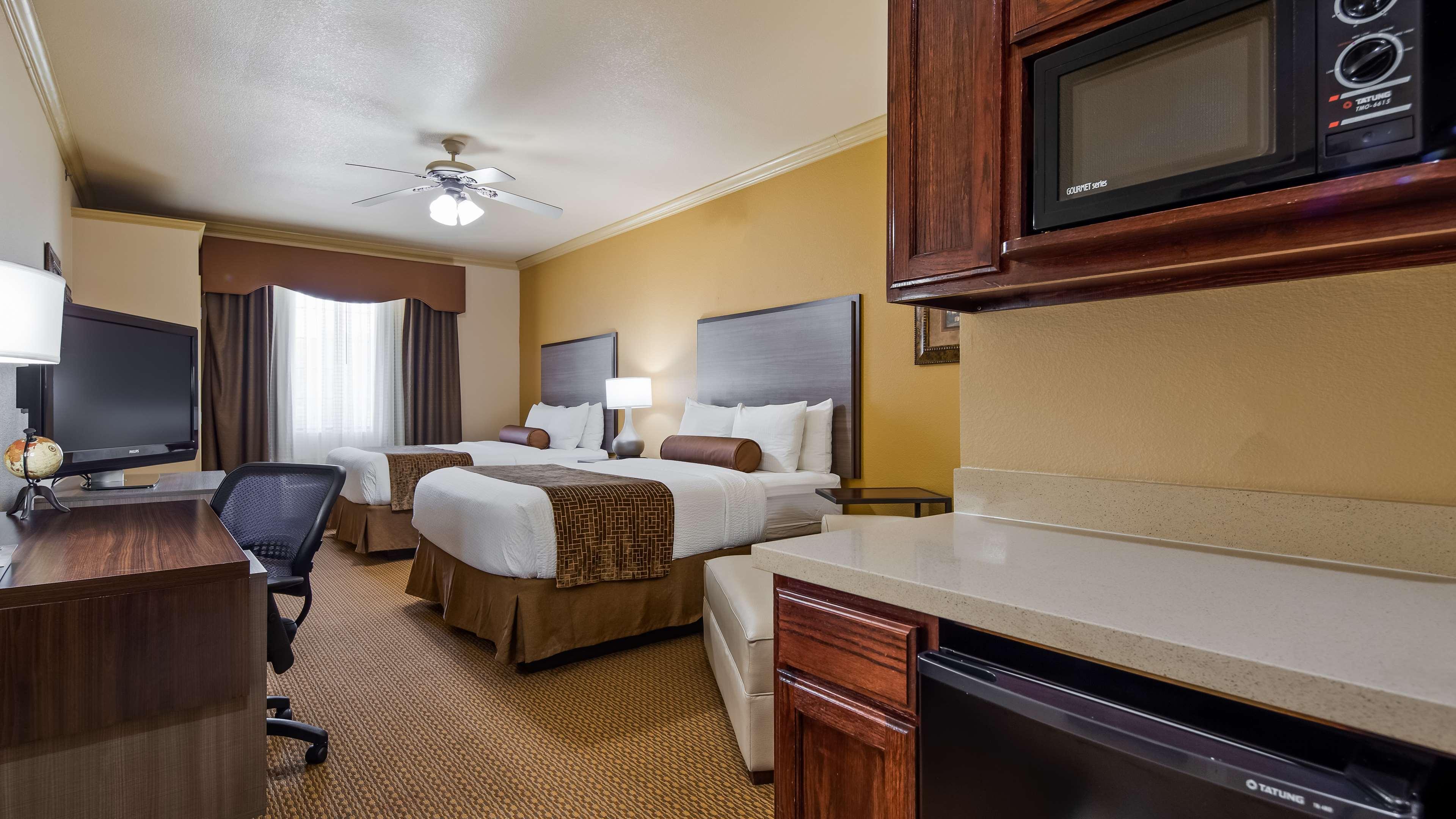 Suite Two Queen Beds