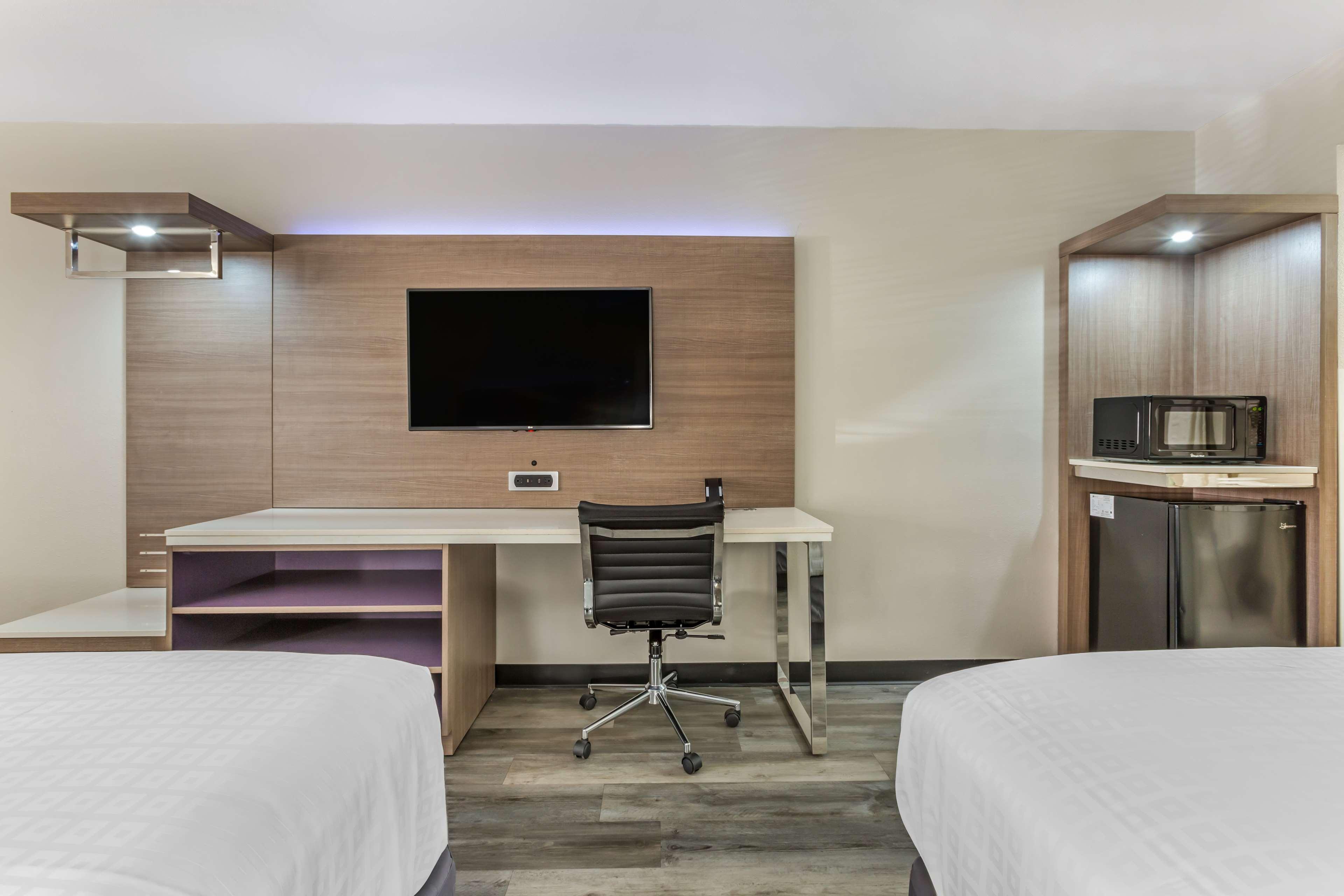 Quadruple Two Queen Beds Non Smoking