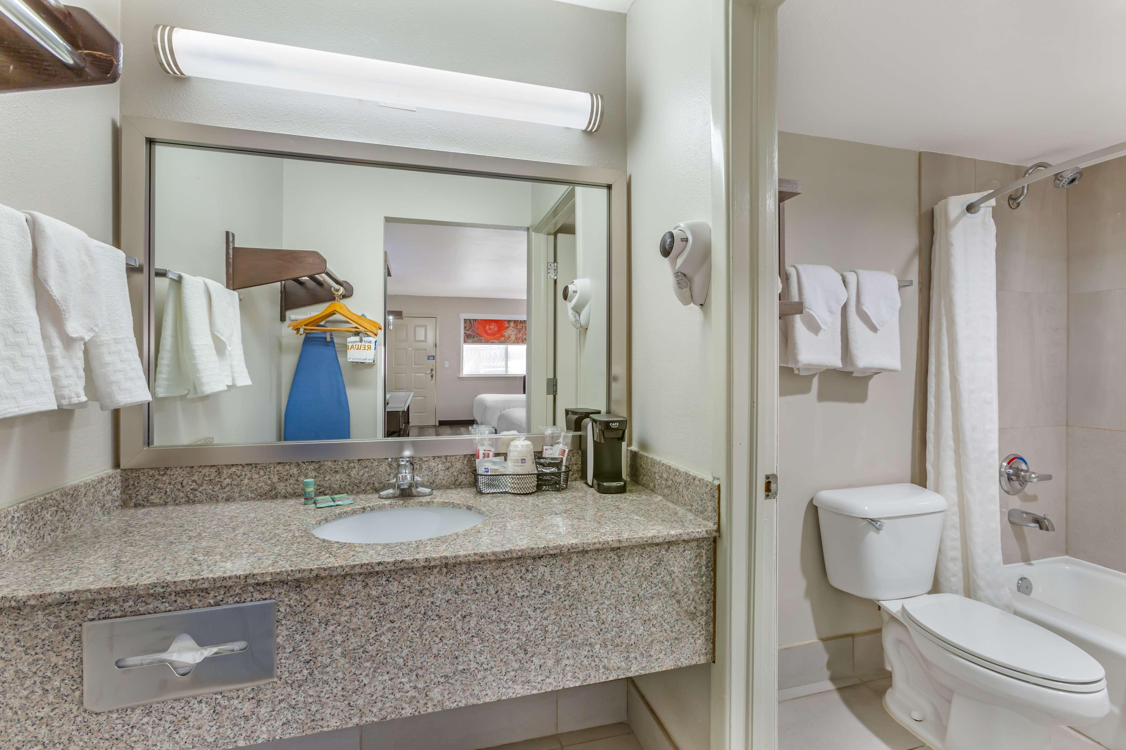 Quadruple Two Queen Beds Non Smoking