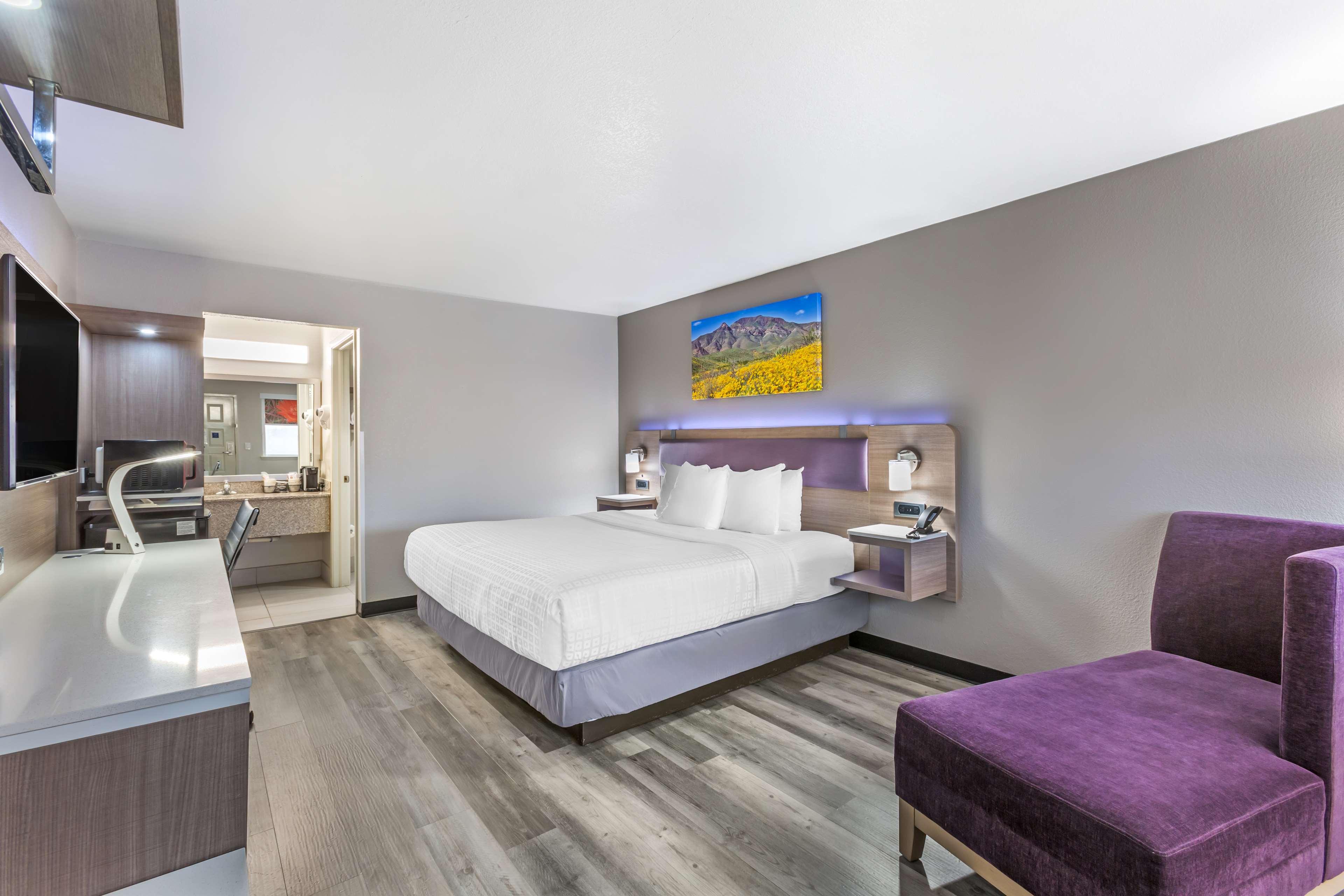 Double King Bed Non Smoking