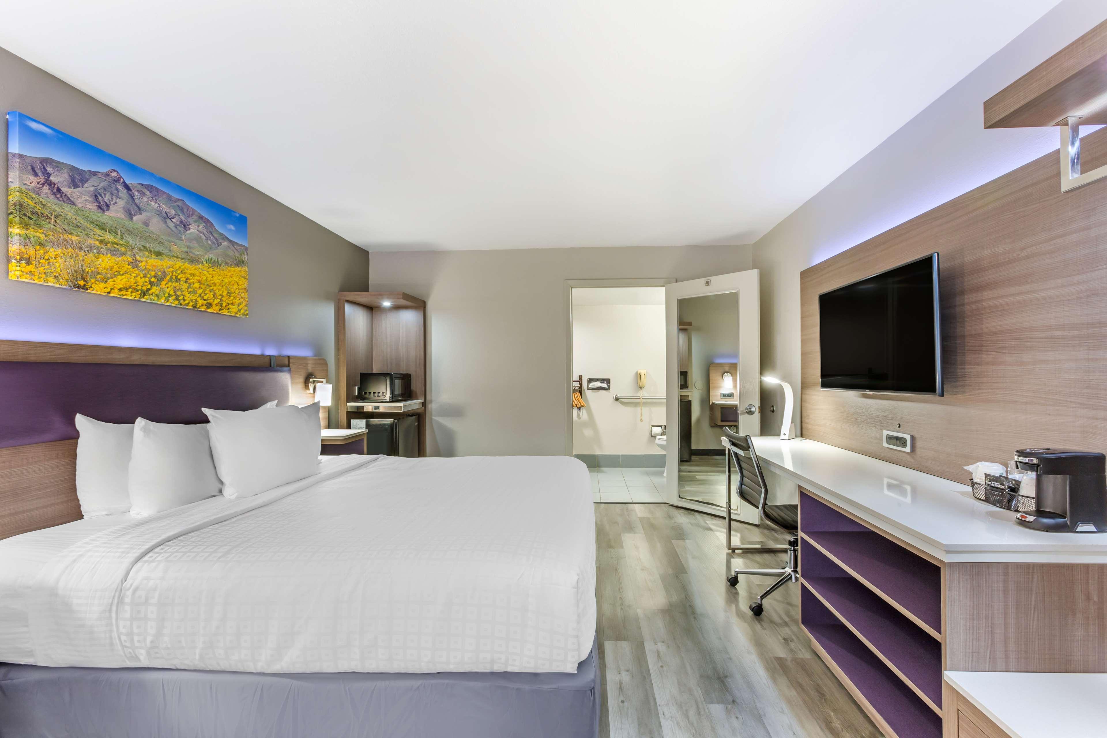 Double Accessible King Size Bed