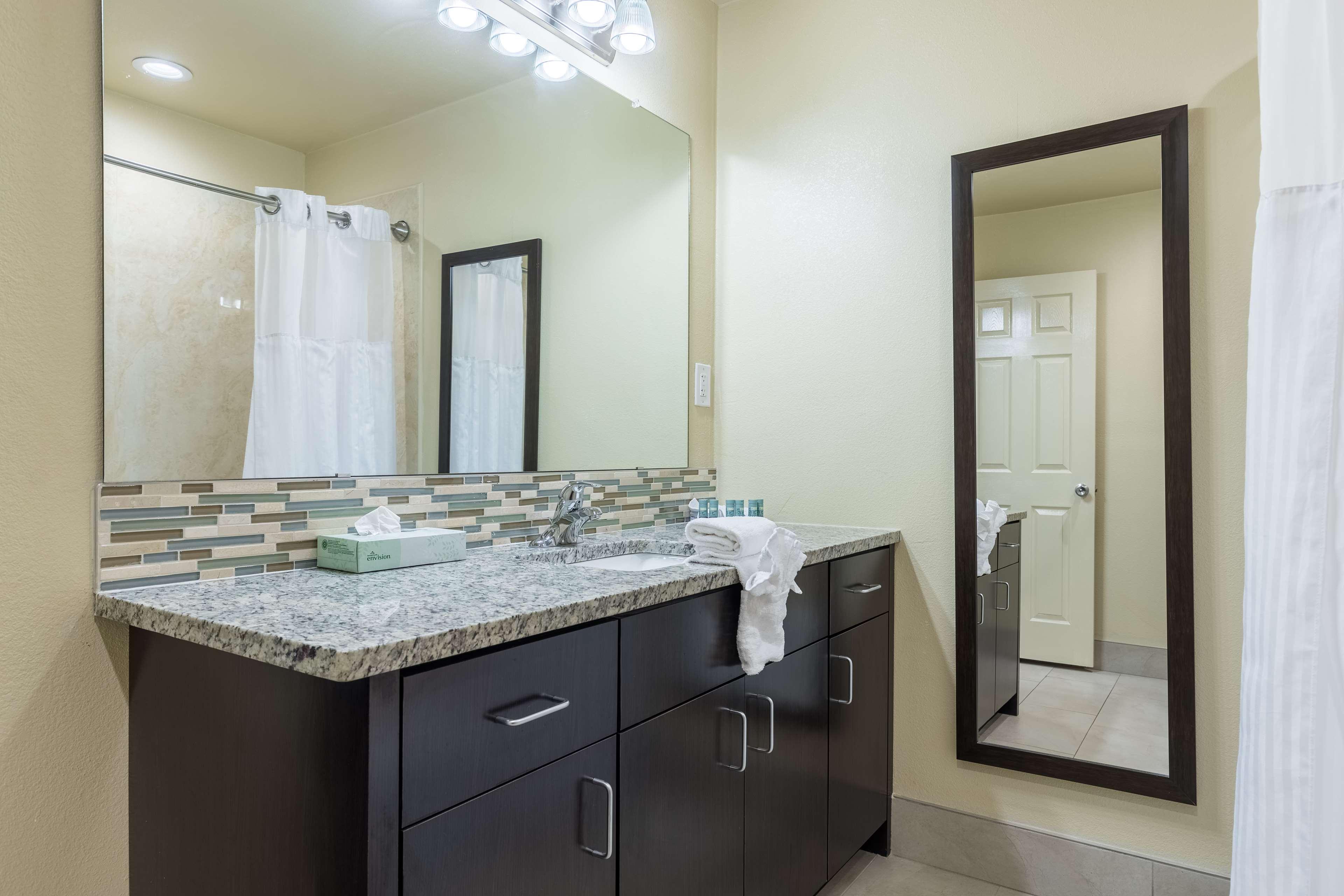 Room King Bed Non Smoking