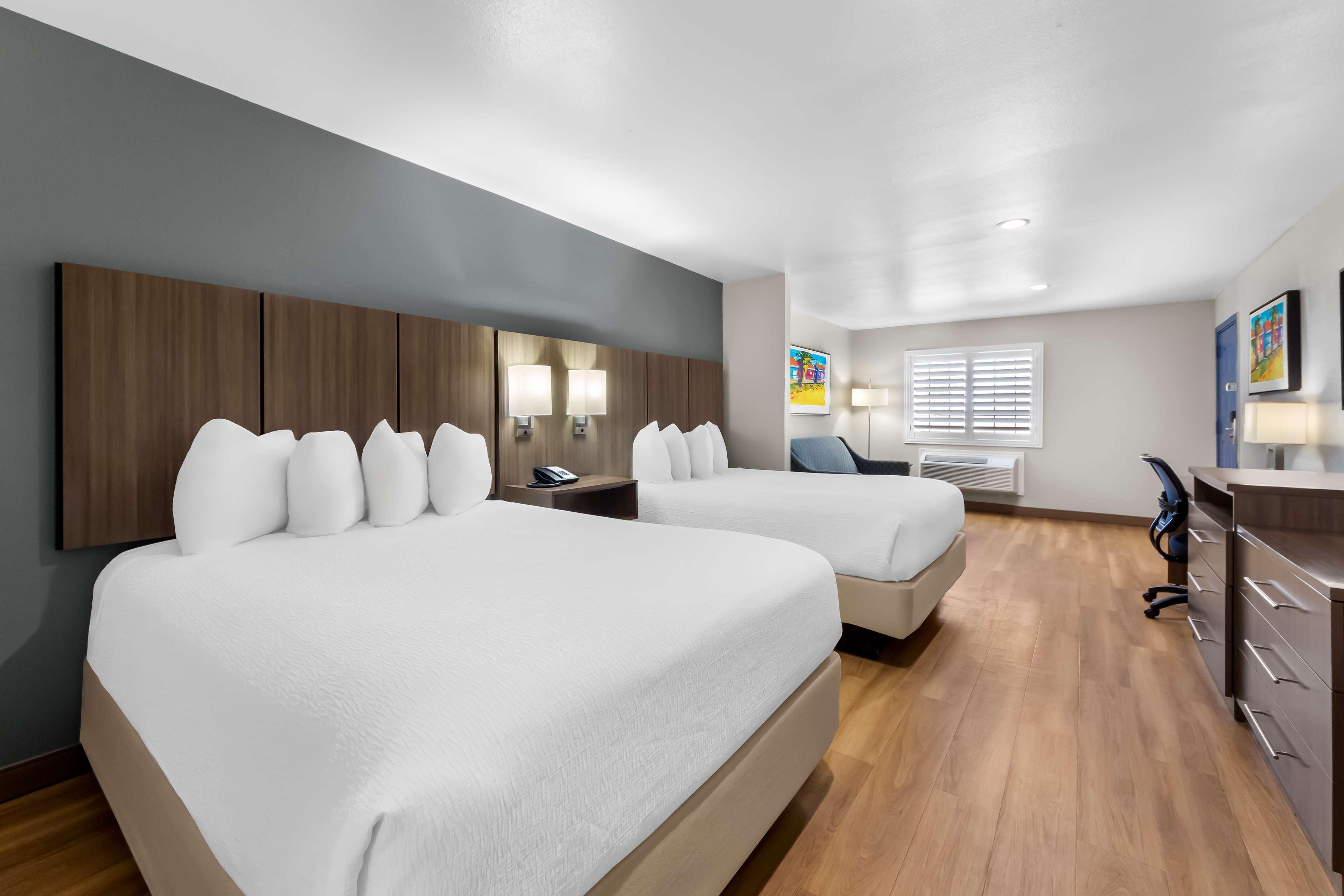 Room Accessible-two Queen Beds