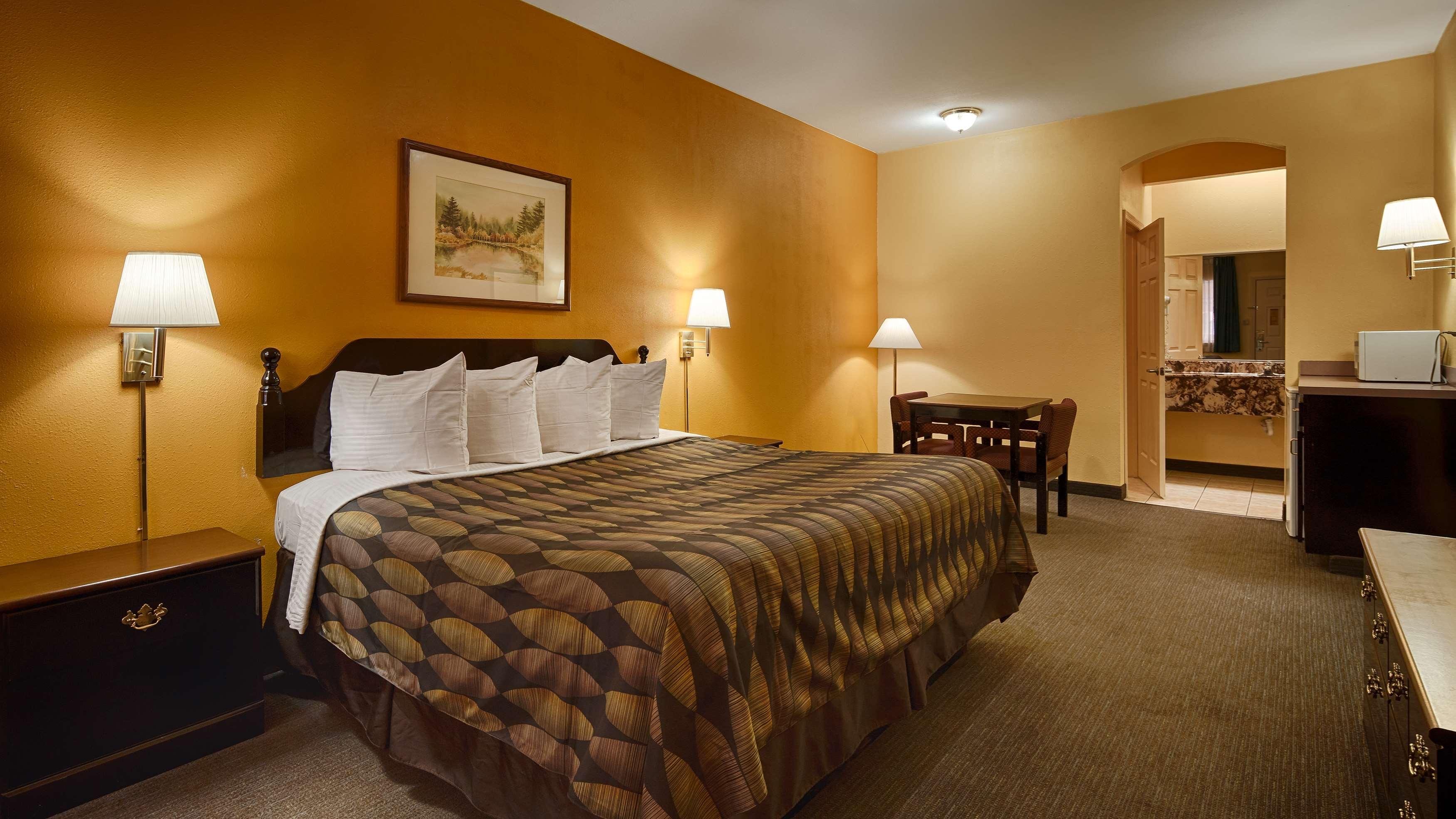 Room King Bed Non Smoking