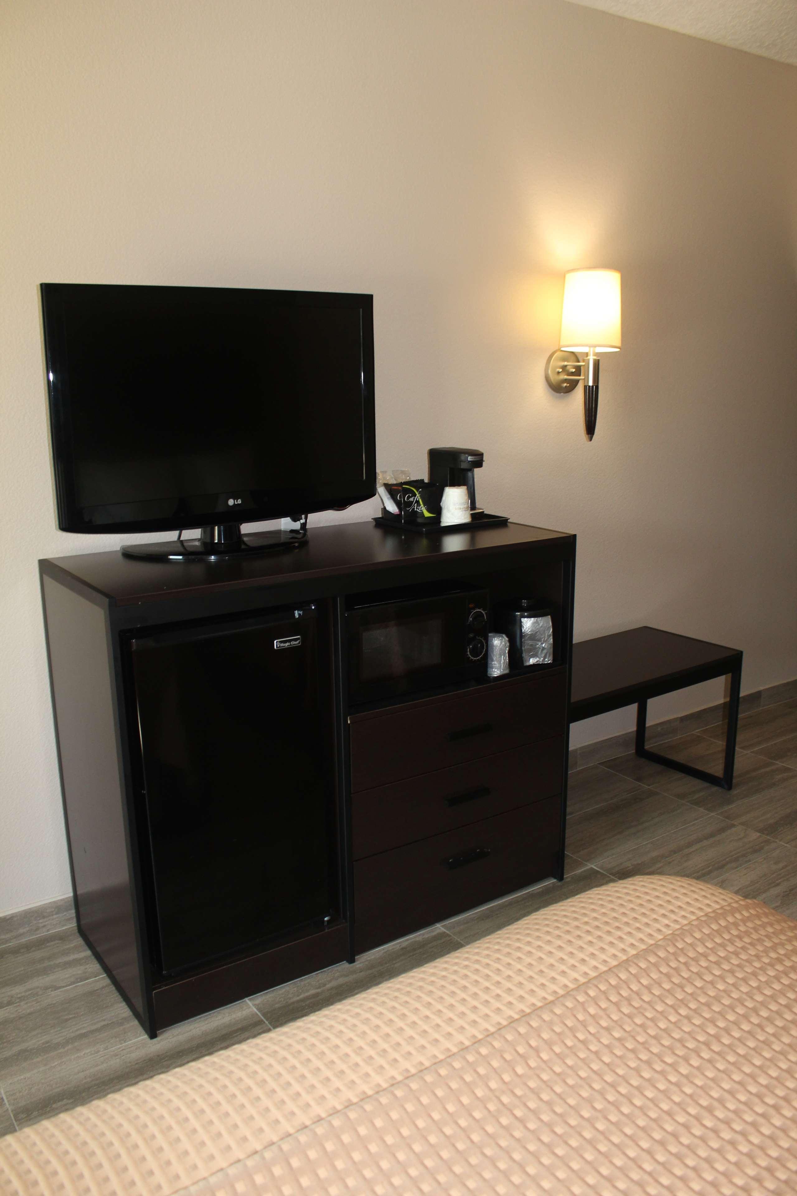 Suite Two Queen Beds Non Smoking