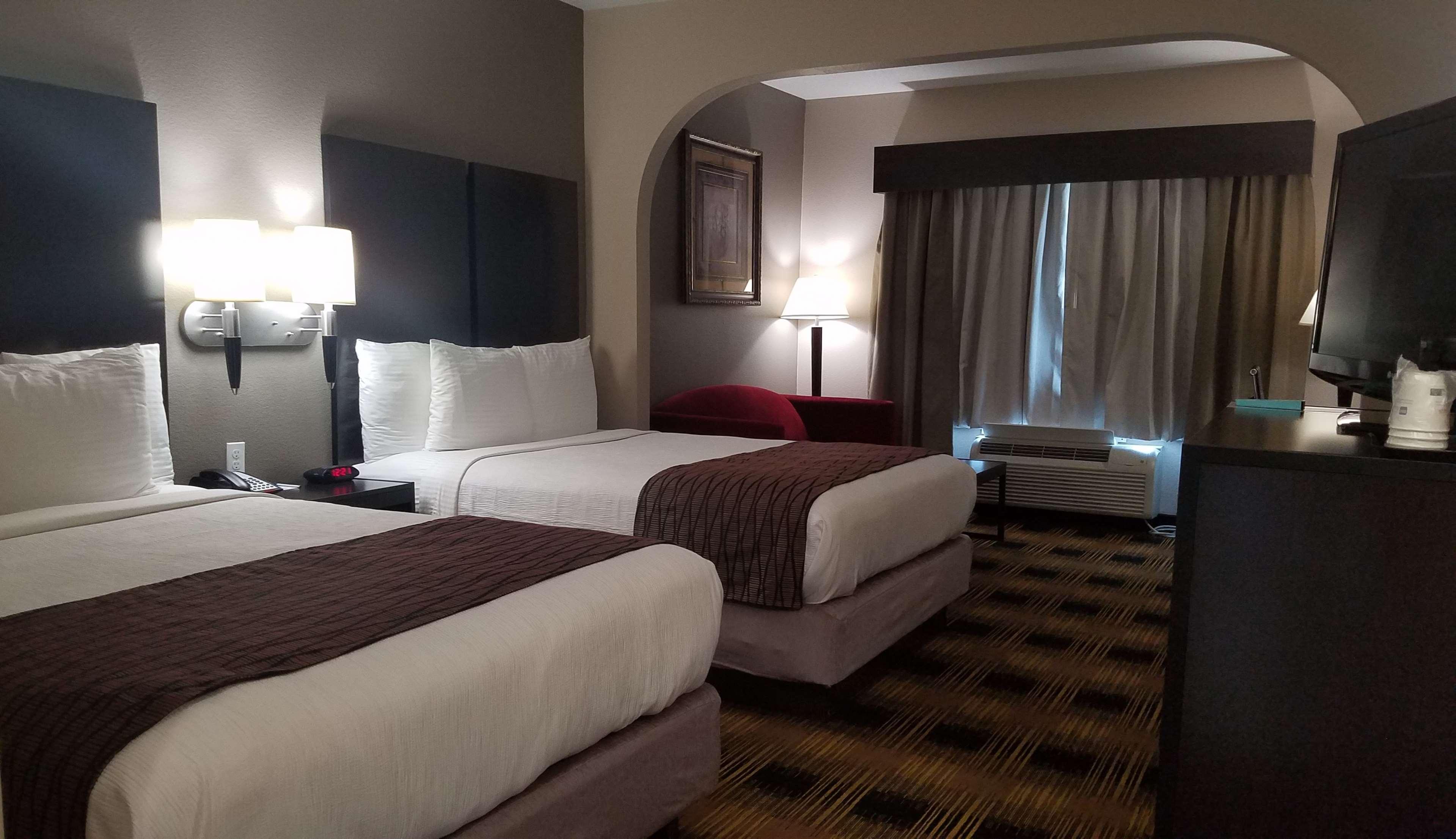 Suite Two Queen Beds Non Smoking