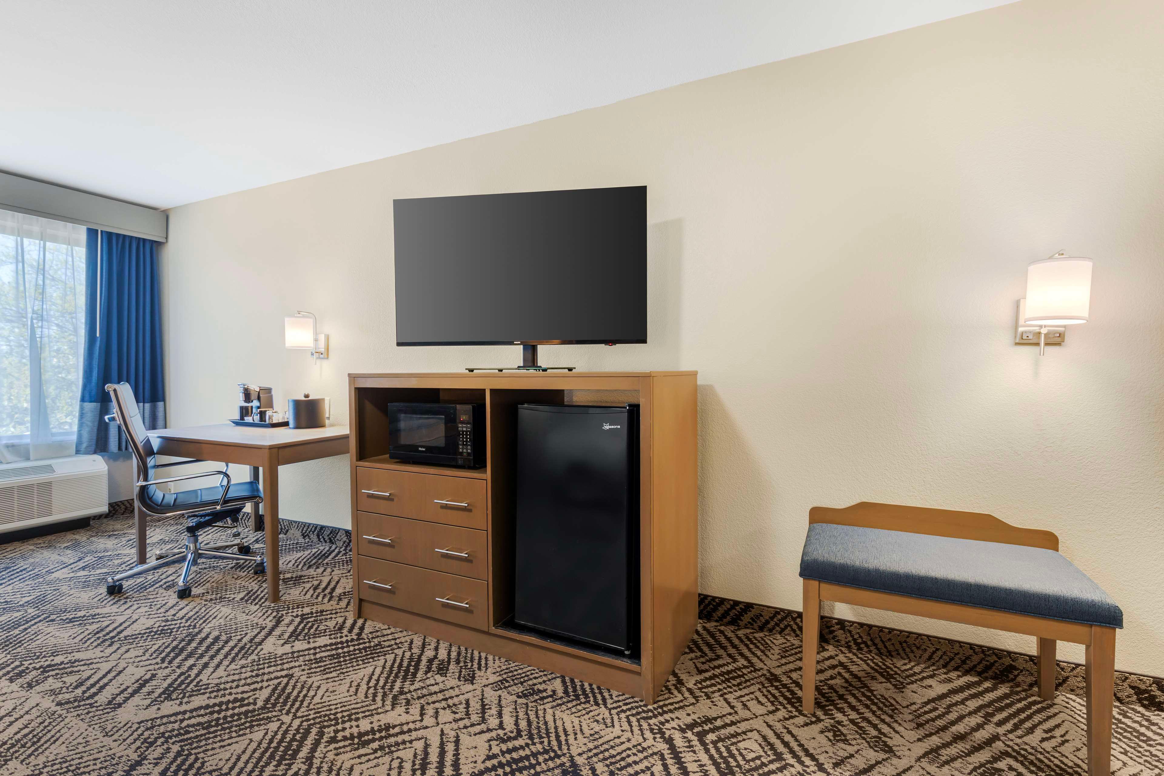 Quadruple Accessible-two Queen Beds