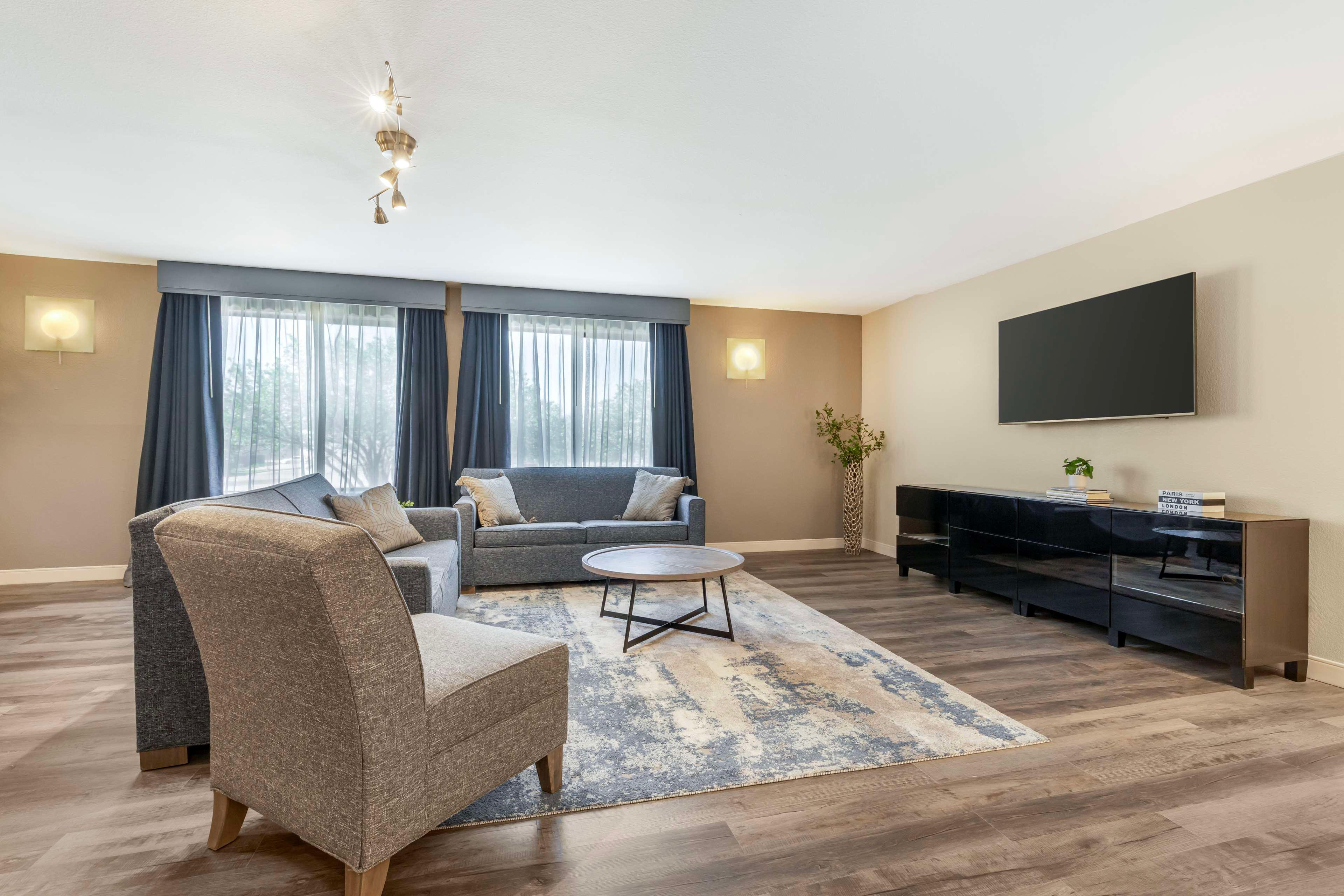 Suite Two Queen Beds