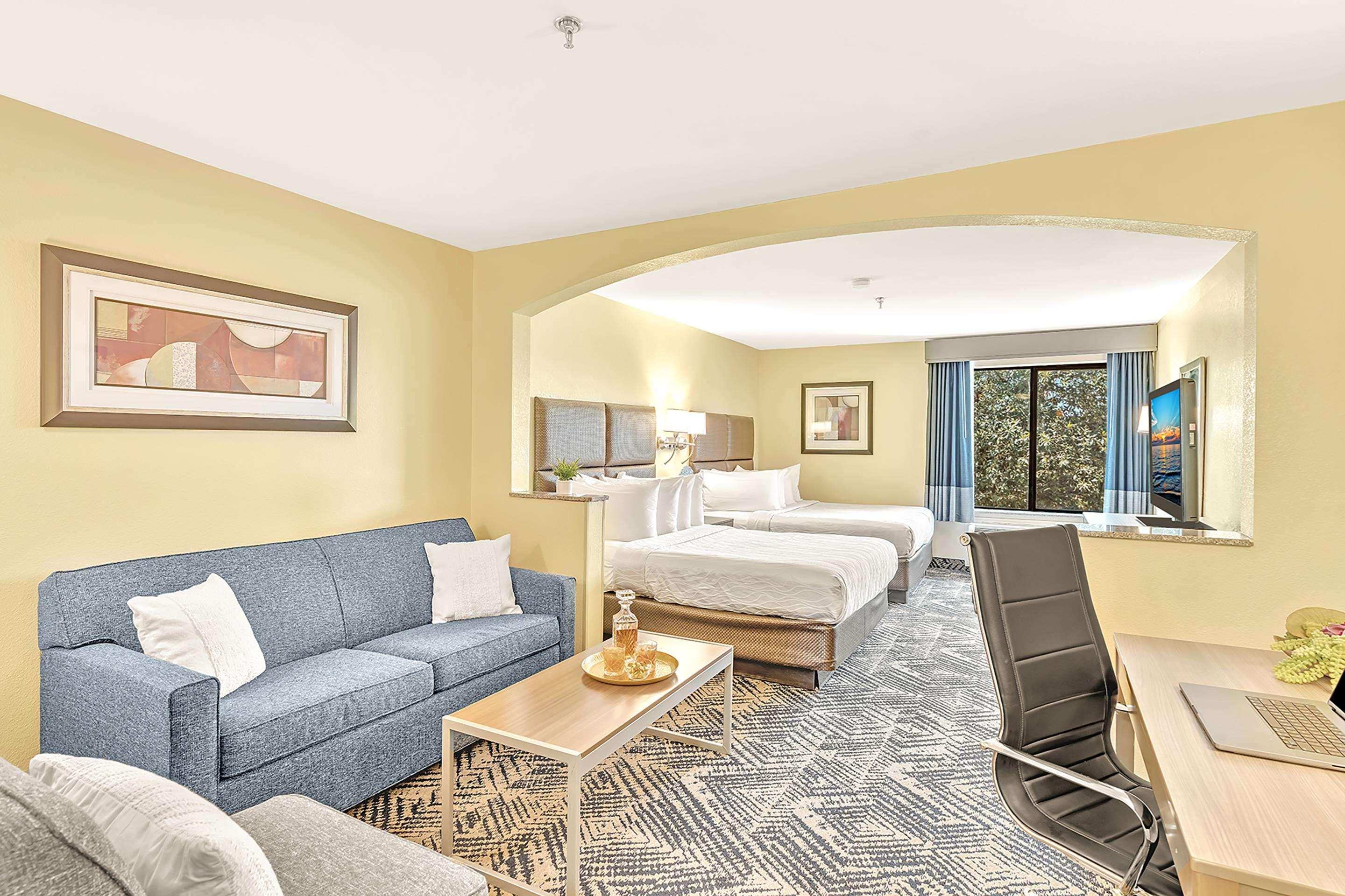 Suite Two Queen Beds